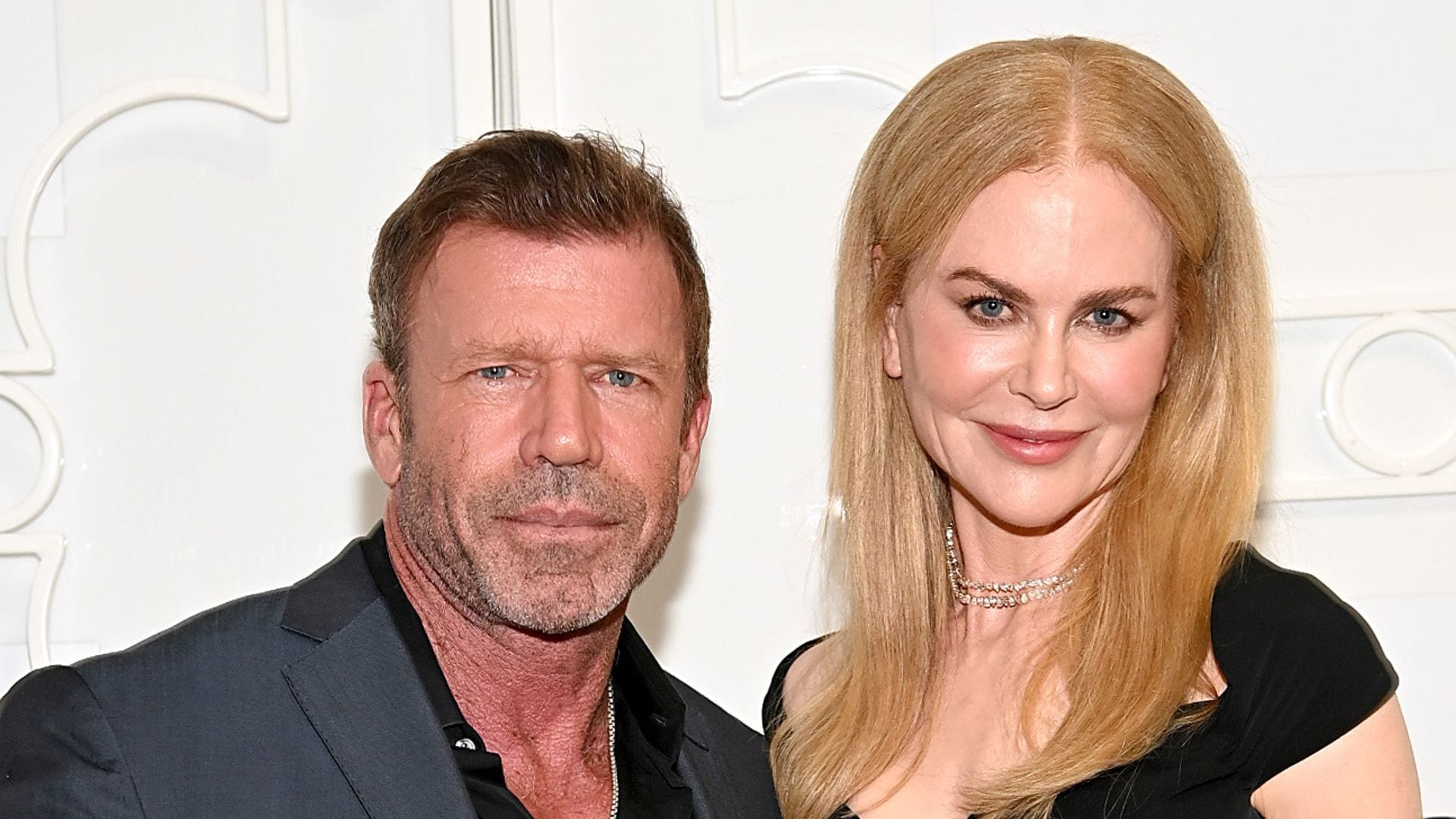 Taylor Sheridan y Nicole Kidman en la amfAR Dallas Gala, en Texas, el 4 de octubre de 2025