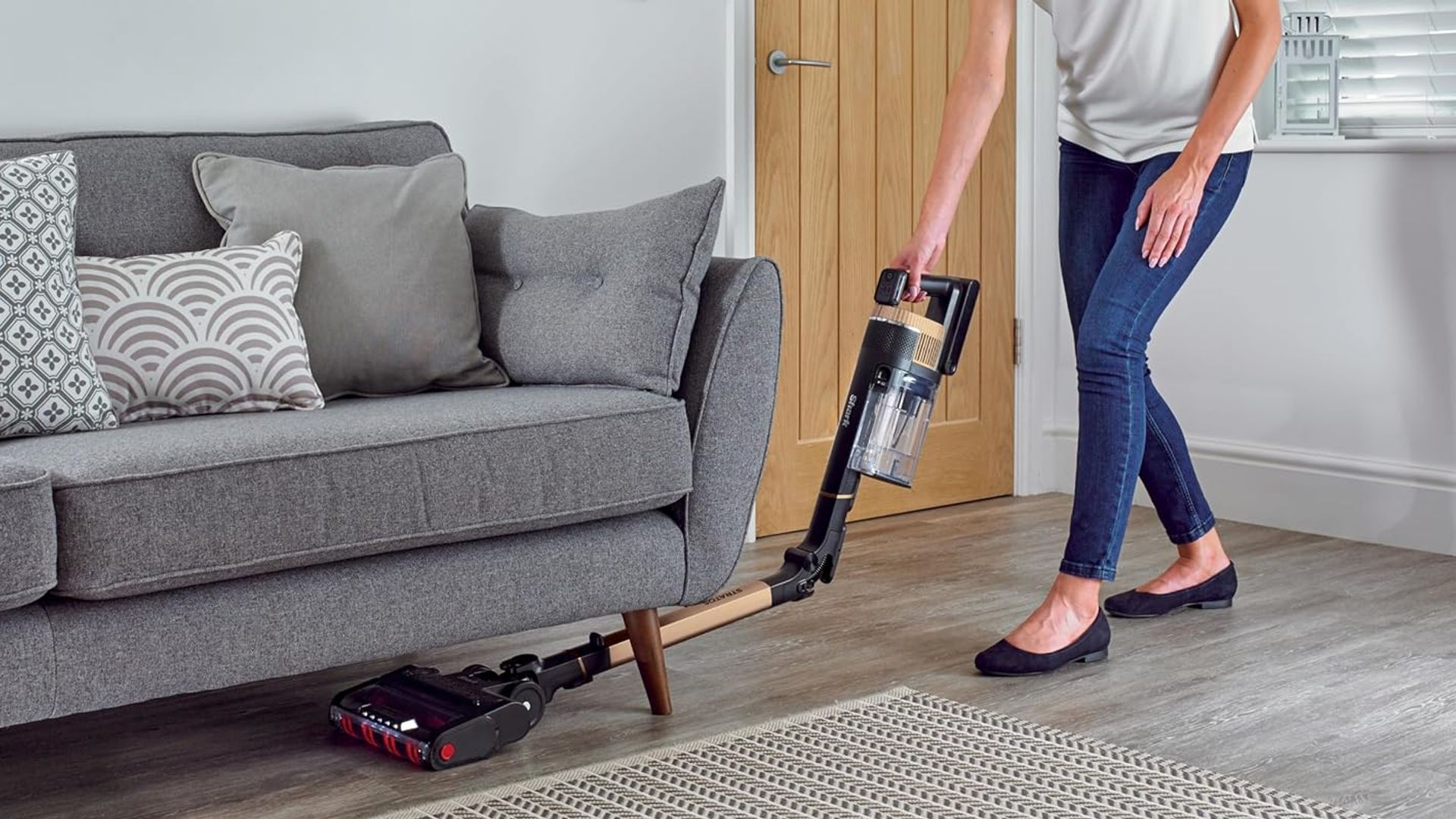 No es Dyson, pero esta aspiradora sin cables al 47% de descuento en Amazon es la mejor inversión que puedes hacer este mes