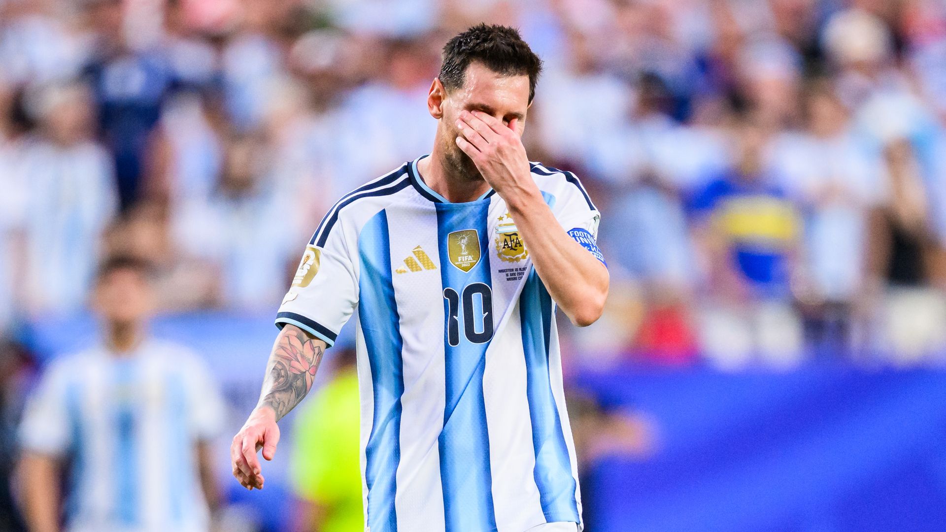Lionel Messi se mostró emocional en el partido debut de Argentina en el Mundial 2026. El astro del fútbol ha tenido días complicados por la salud de su padre.
