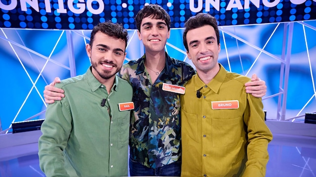 Plano medio de Los Mozos de Arousa en un programa de 'Reacción en cadena'
