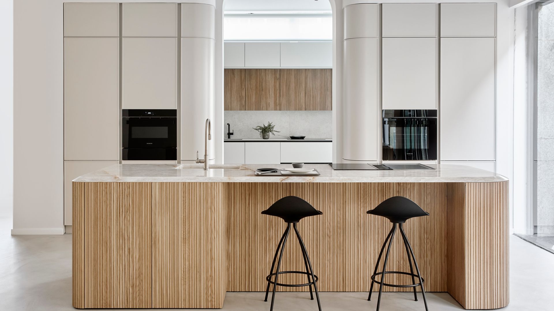 Cocina con isla, diseño de Cocinas Rekker