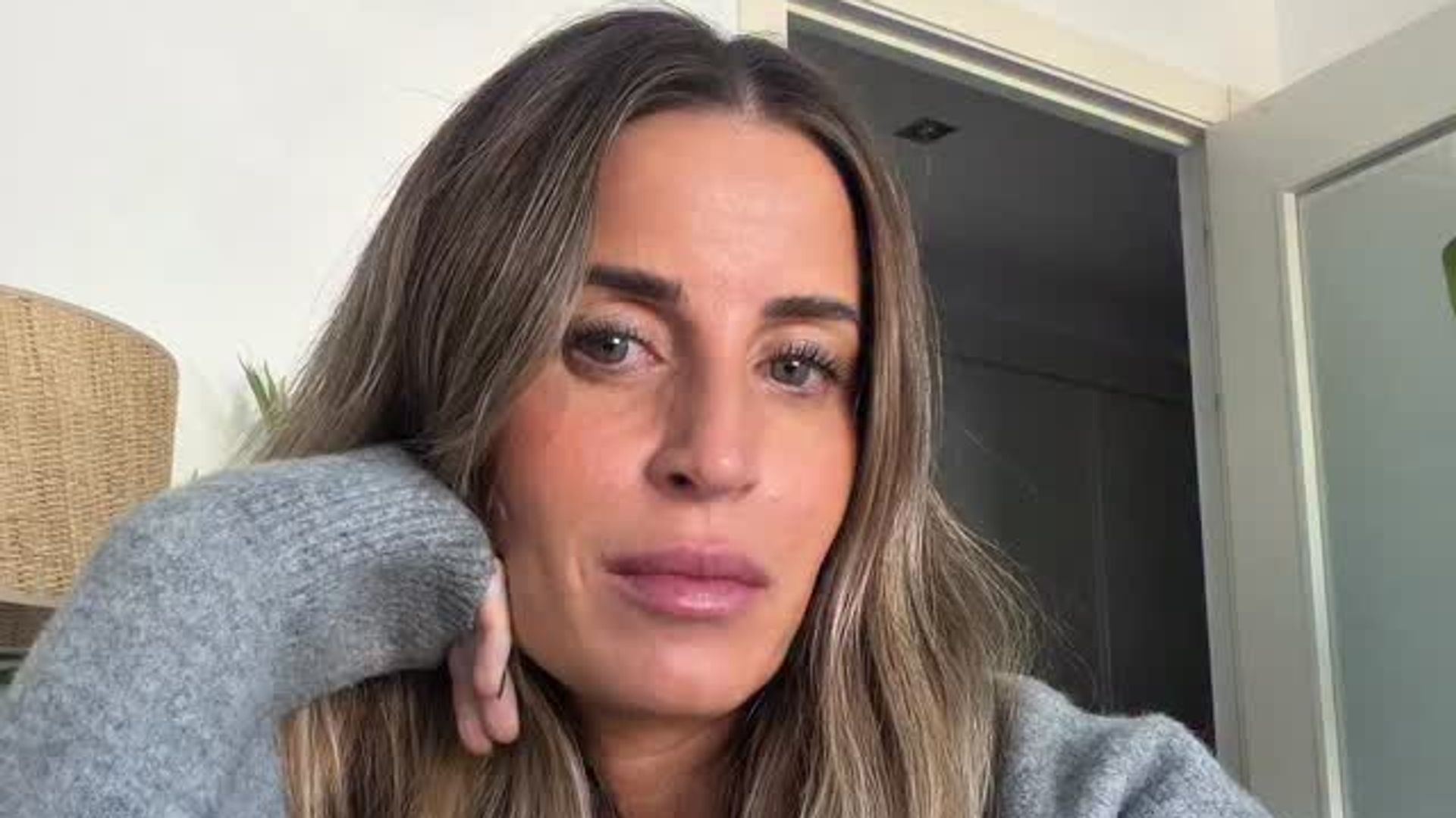 Emoción a flor de piel: el emotivo reencuentro familiar tras la llegada a casa de Marta Castro con su hija Covadonga