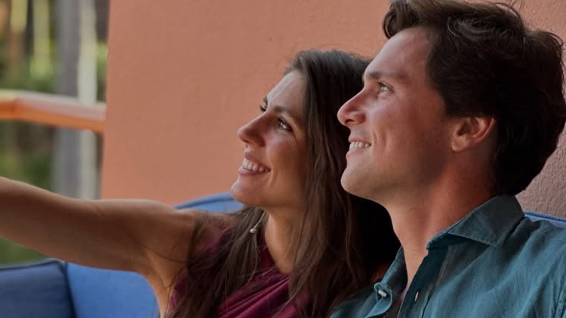 Ana Cristina Portillo abre su álbum personal con su marido, Santiago Camacho, para celebrar 9 años de amor