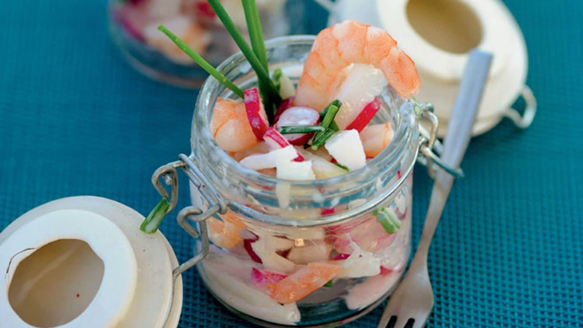 Ensaladilla de bacalao ahumado y gambas