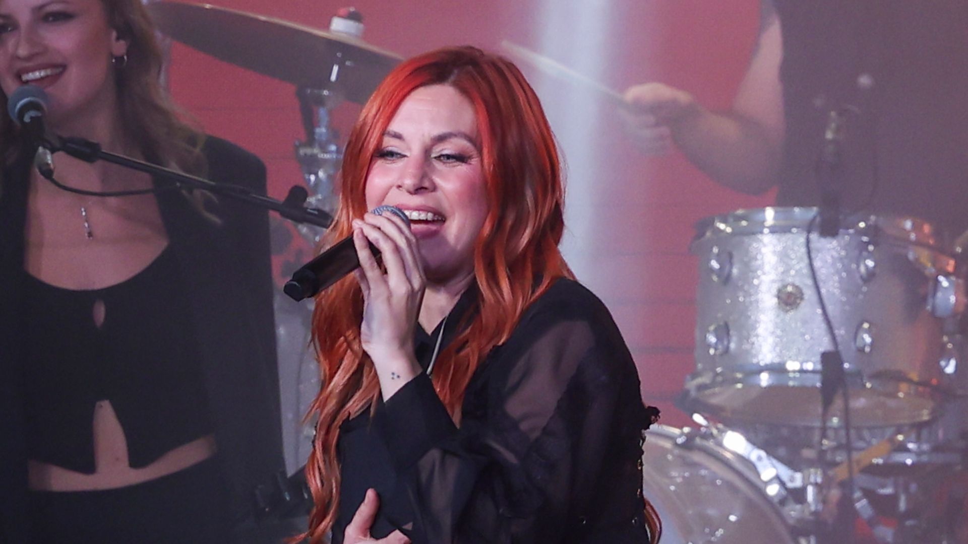 Leire Martínez afina y demuestra que es ajena a las polémicas de Amaia Montero con La Oreja de Van Gogh, tras su vuelta a los escenarios