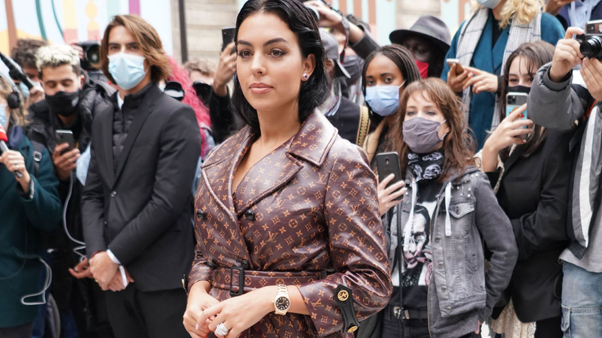 ¡Abran paso! Georgina Rodríguez aterriza en París y crea máxima expectación