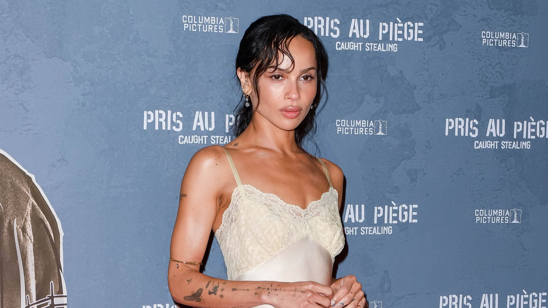 Zoe Kravitz deslumbra con vestidos lenceros y desata los rumores sobre una relación con Austin Butler
