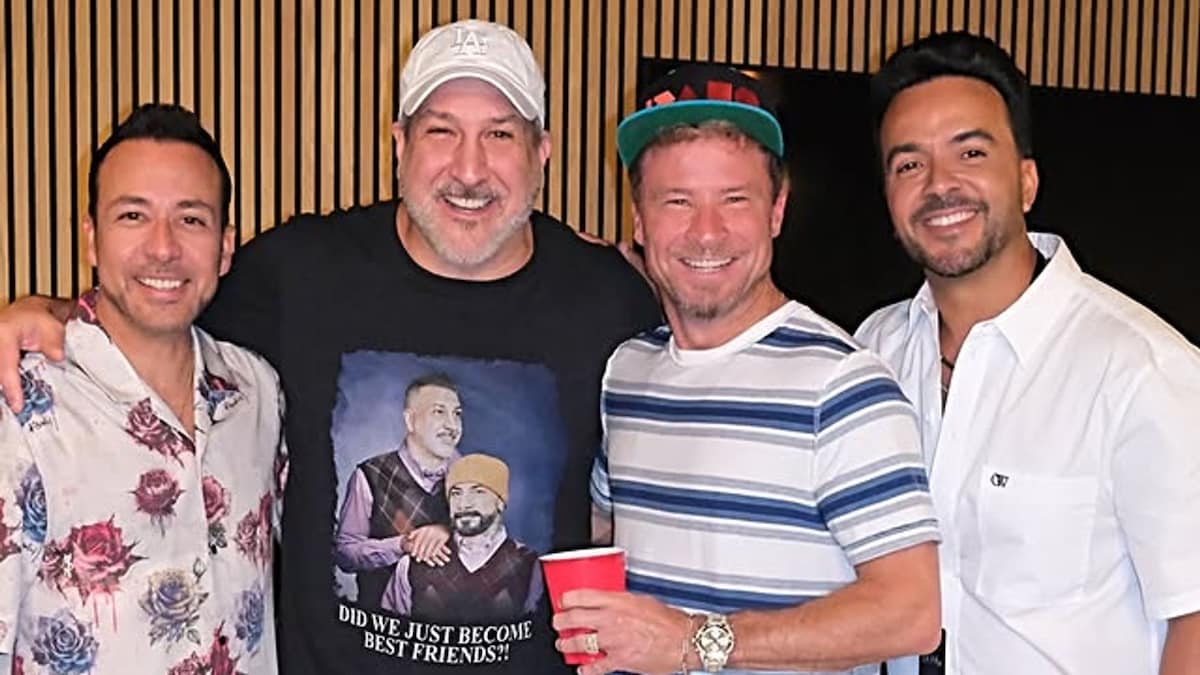 Luis Fonsi y Joey Fatone ¡Enloquecen en el Concierto de Backstreet Boys en Las Vegas! La Noche que Rompió el Internet