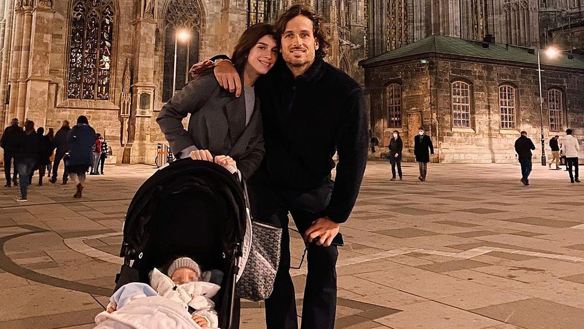 El hijo de Sandra Gago y Feliciano López, un pequeño trotamundos con tan solo 10 meses