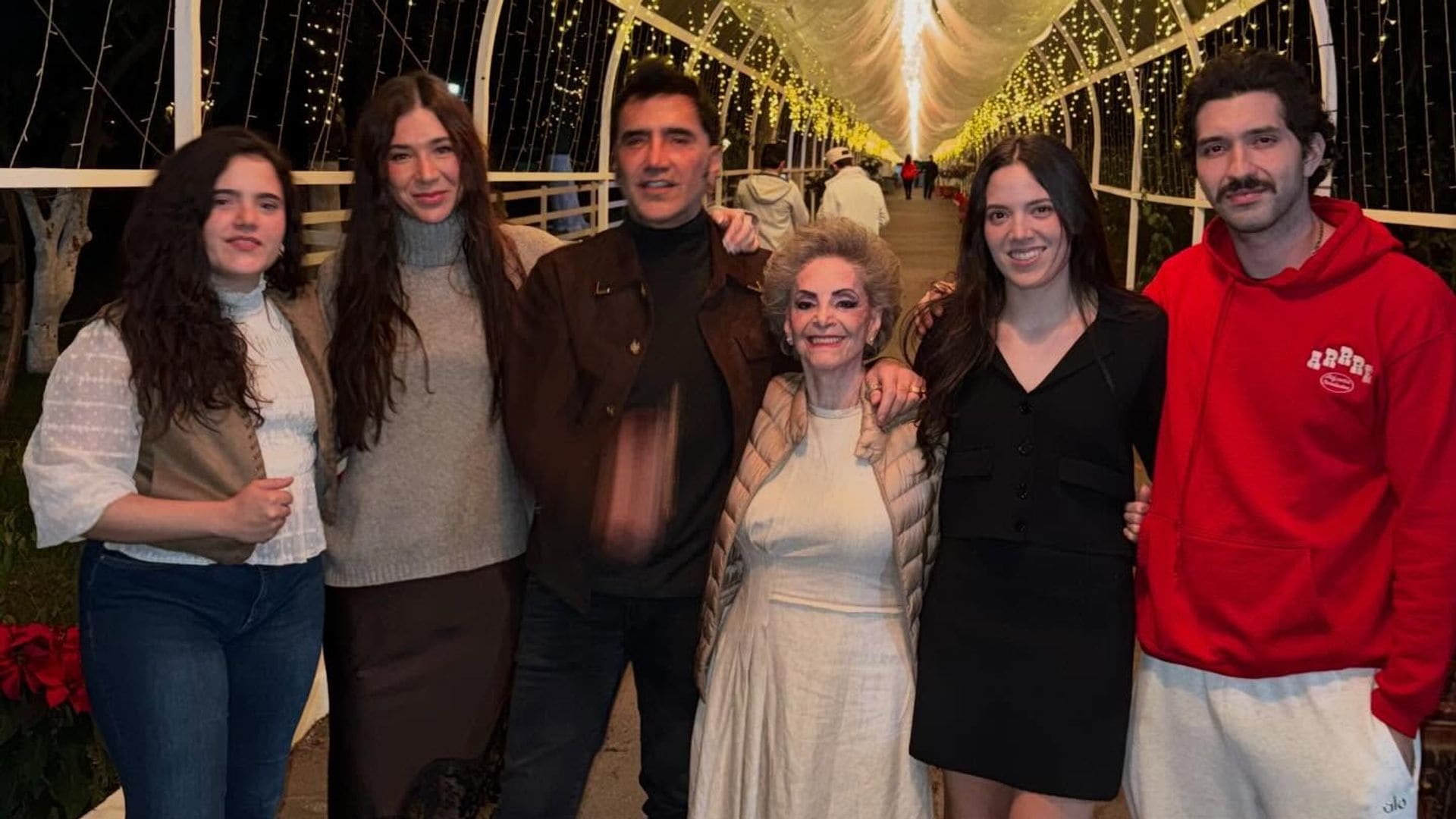 Alejandro Fernández y su familia