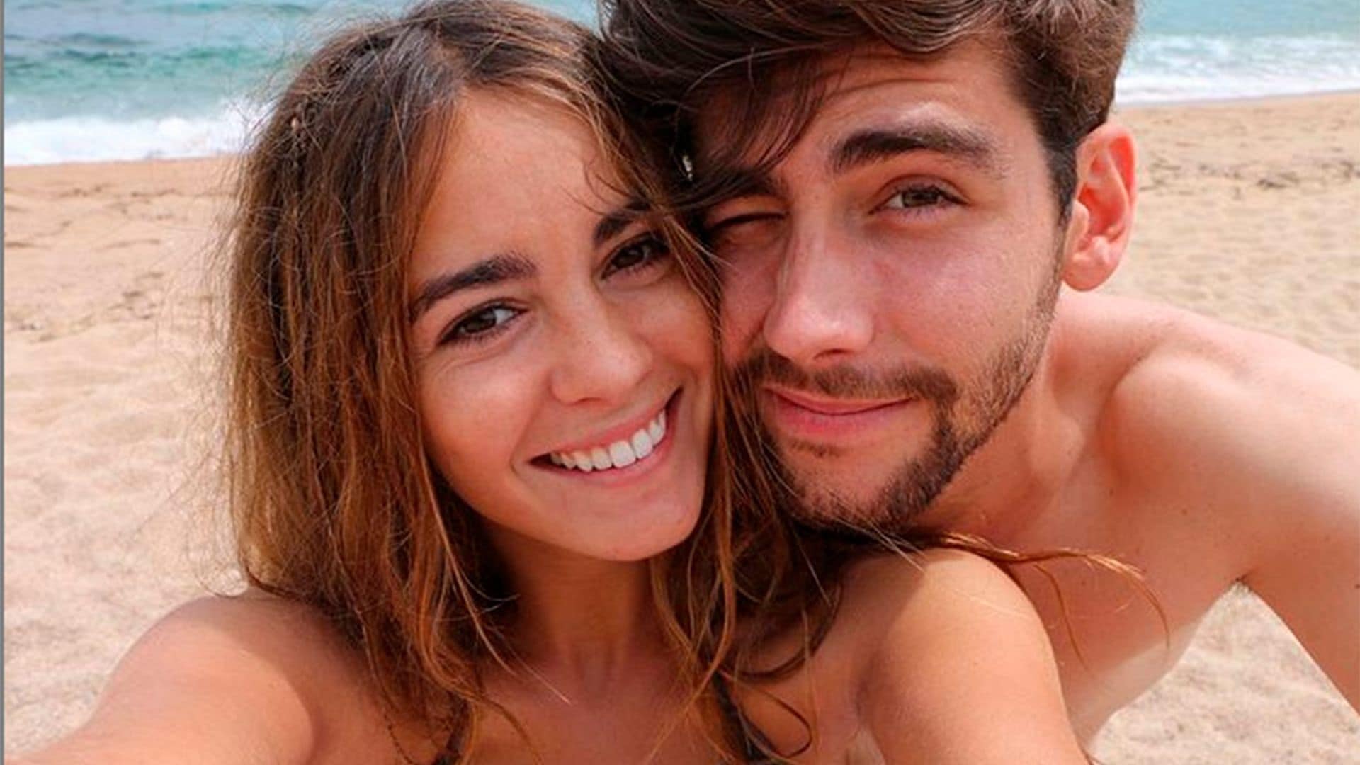 La divertida técnica de Álvaro Soler para 'ligar' en la playa... con su chica, Sofía Ellar