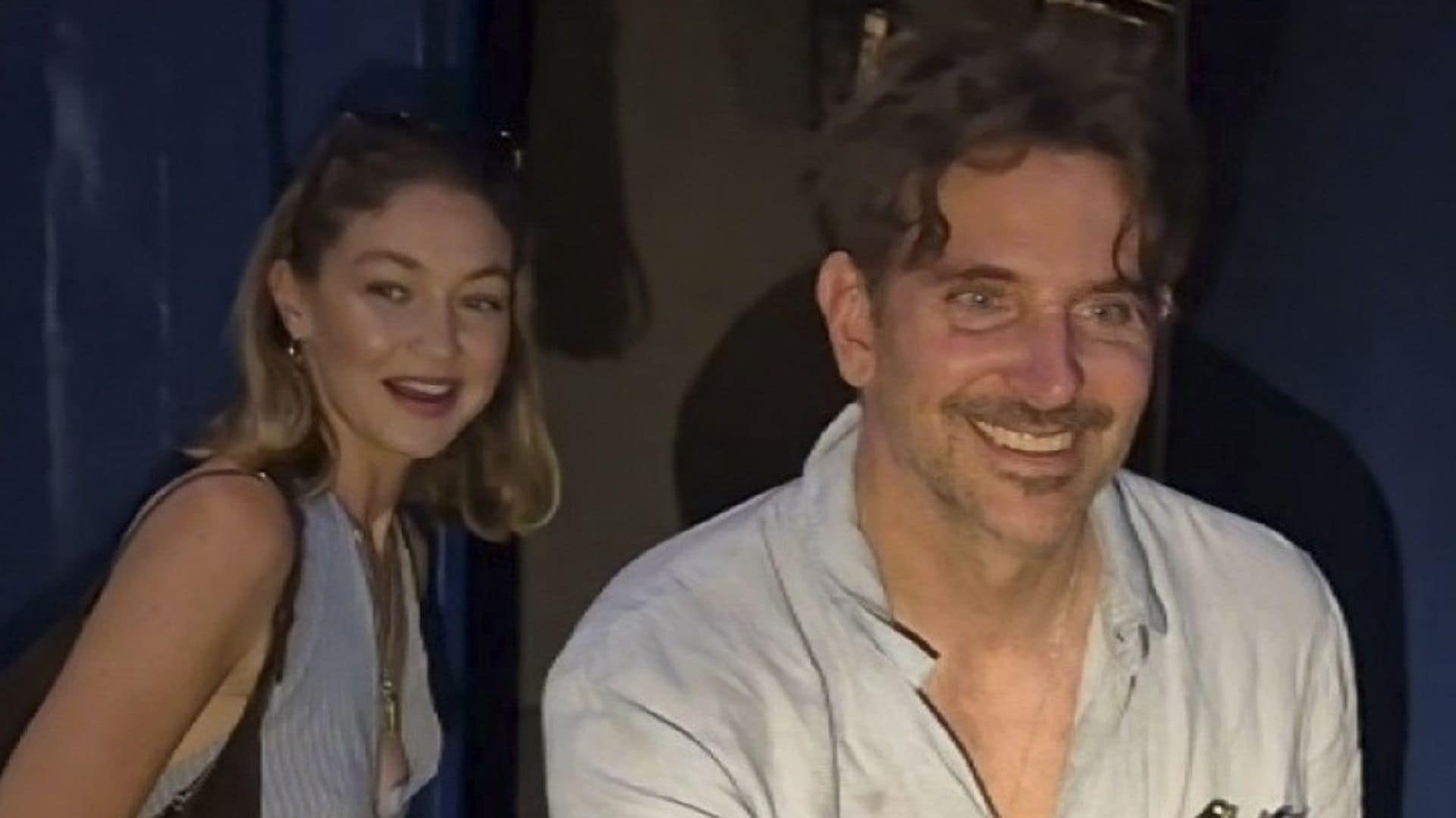 Gigi Hadid y Bradley Cooper, de cita romántica por París con looks coordinados