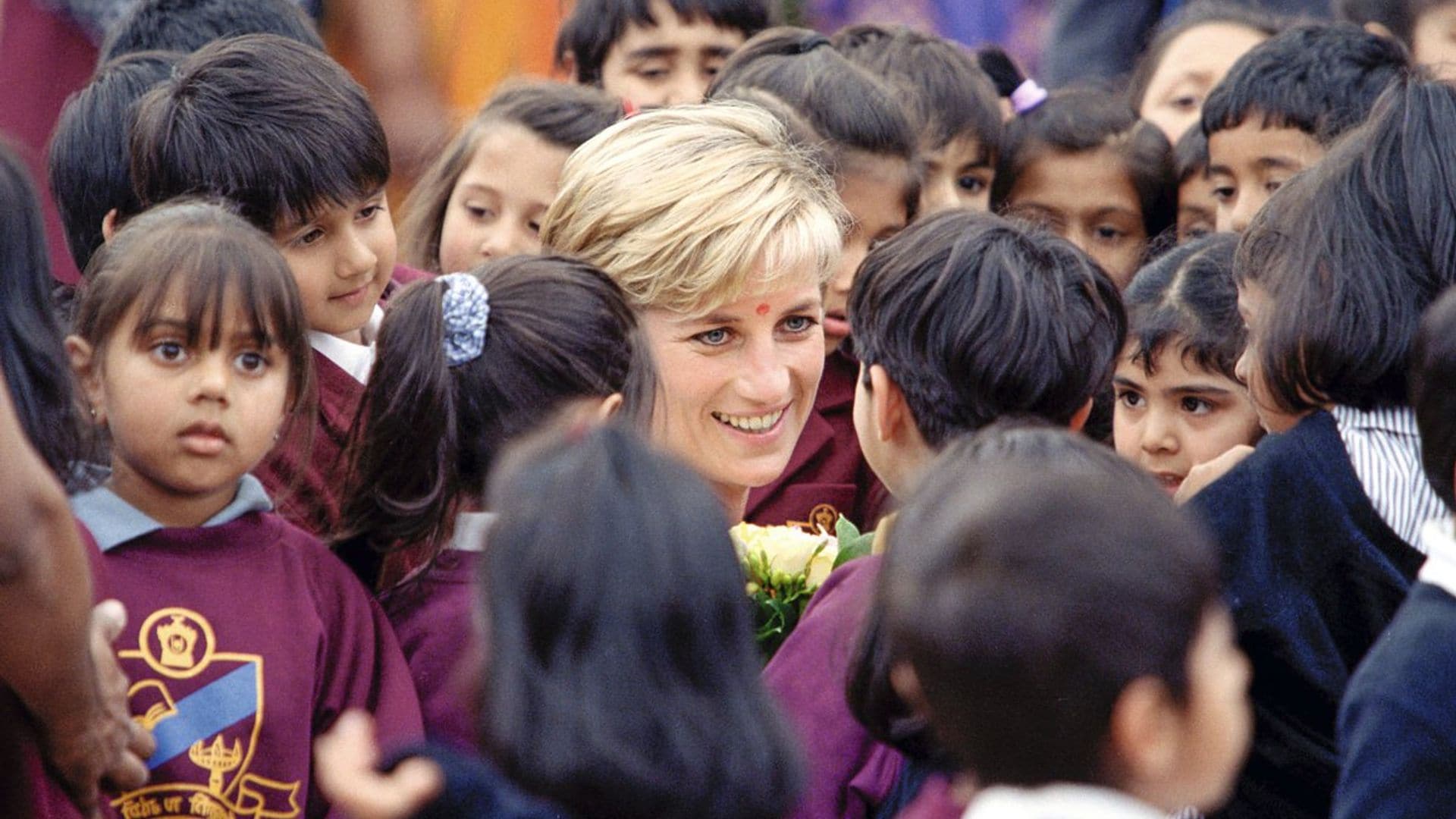 Diana de Gales, la princesa que enseñó a las royals a ser solidarias