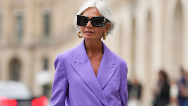 mujer pelo blanco