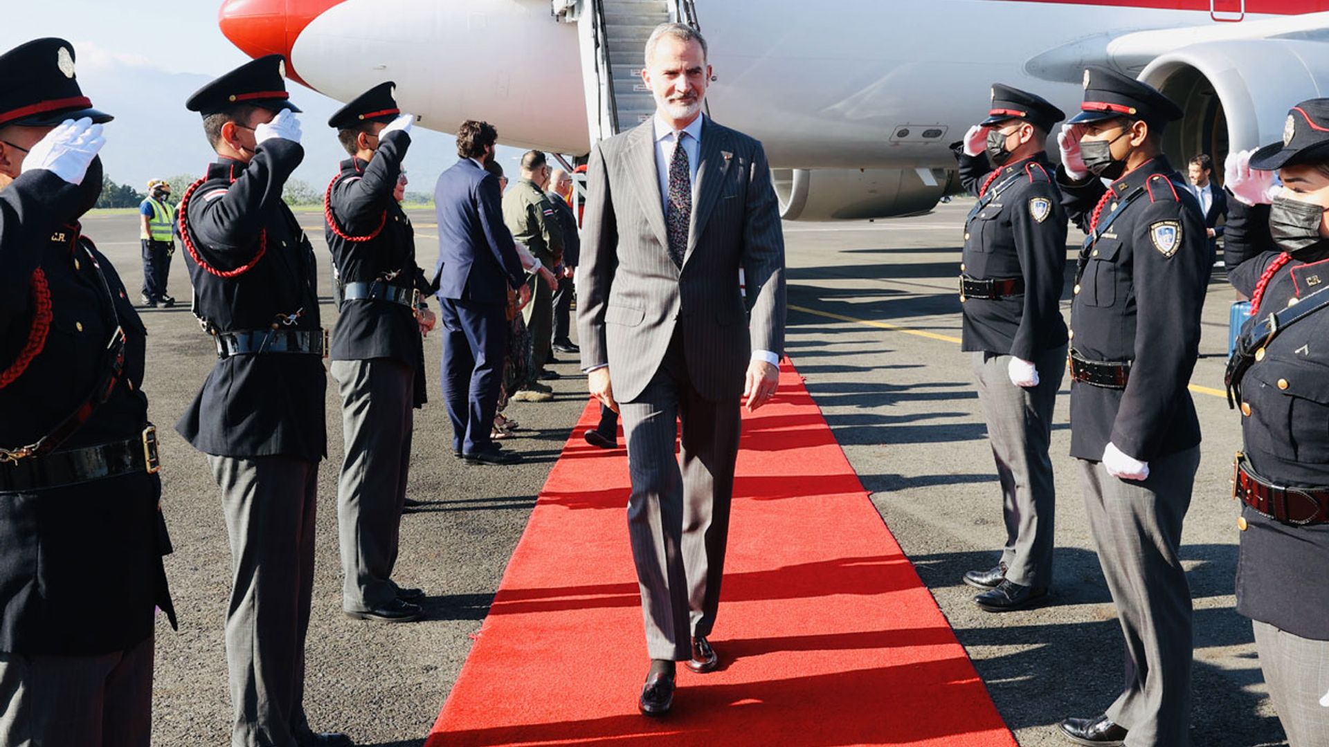 El distendido encuentro del rey Felipe con los españoles que residen en Costa Rica durante su viaje al país