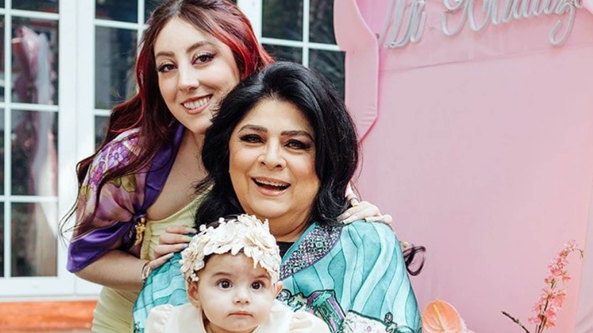 Victoria Ruffo presume el nuevo posado de su 'reina', la pequeña Tessa