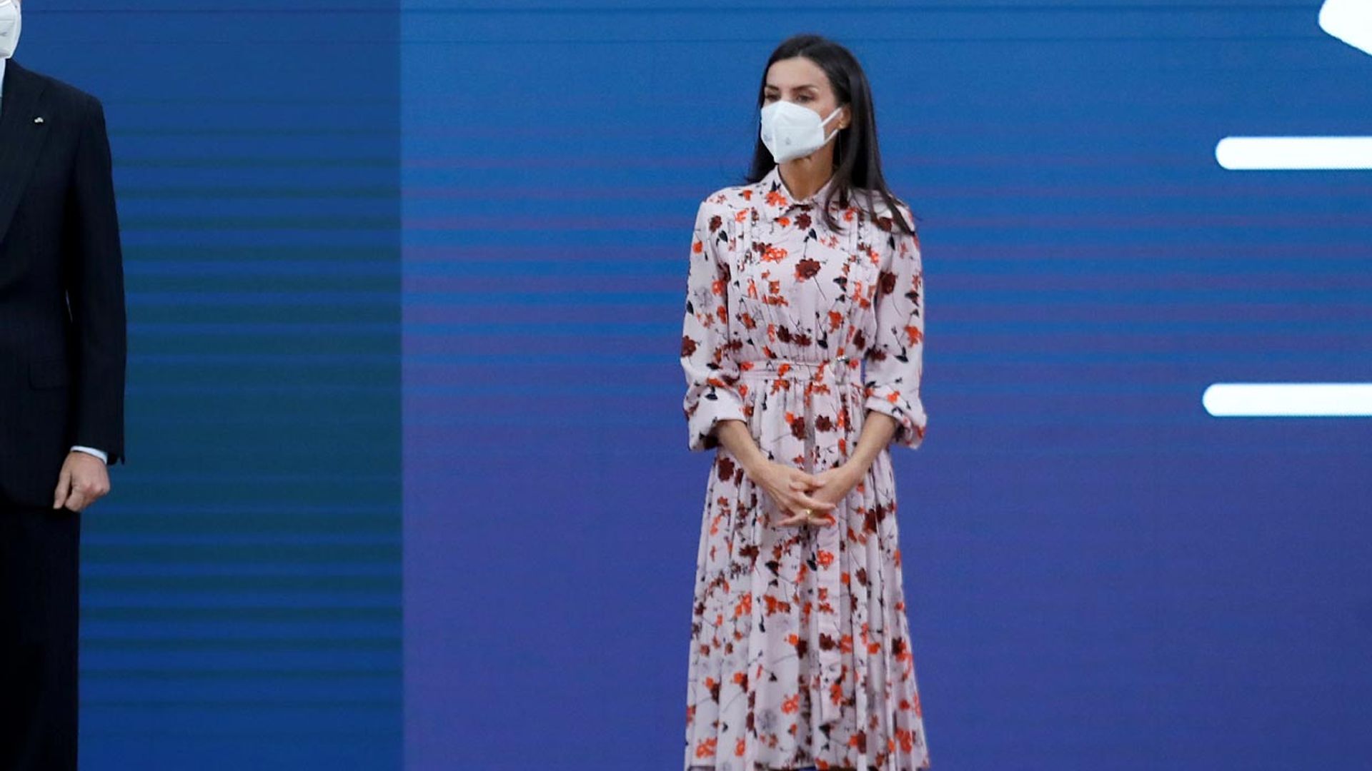 ¡No hay 3 sin 4! La pasión de doña Letizia por su vestido floral con truco