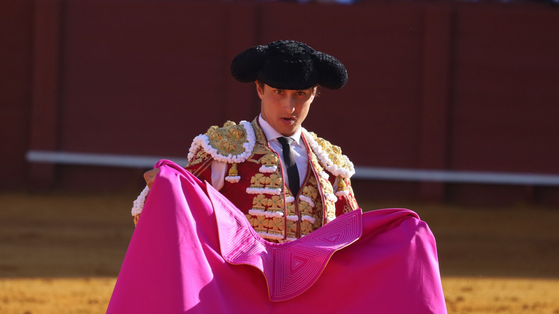 Roca Rey brilla en la Maestranza ante Fran Rivera y Lourdes Montes, pero sin la presencia de Tana: "Una tarde bonita"
