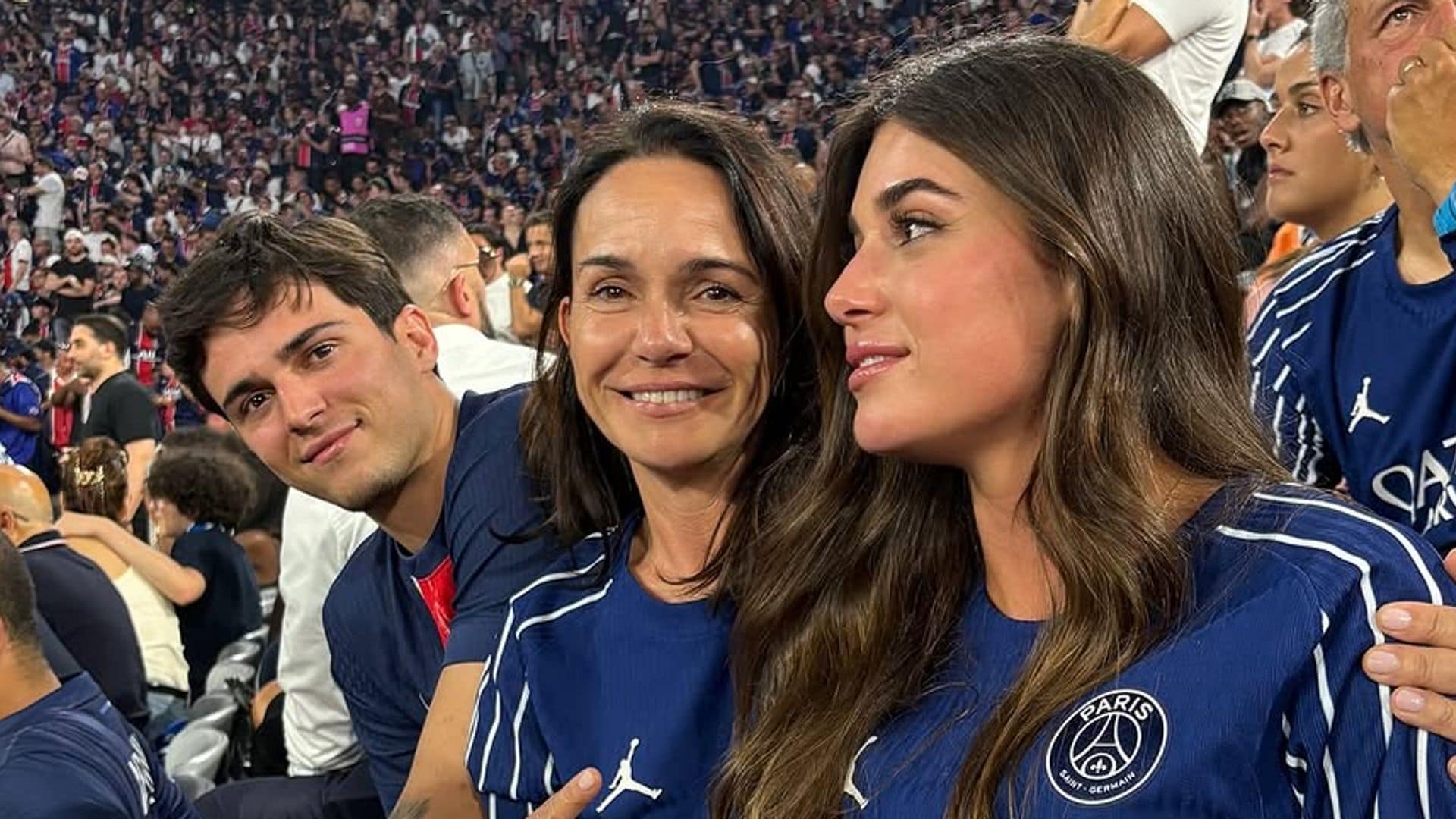 Así ha vivido Sira Martínez, hija de Luis Enrique, el triunfo de su padre: del abrazo entre los dos al recuerdo de su hermana pequeña
