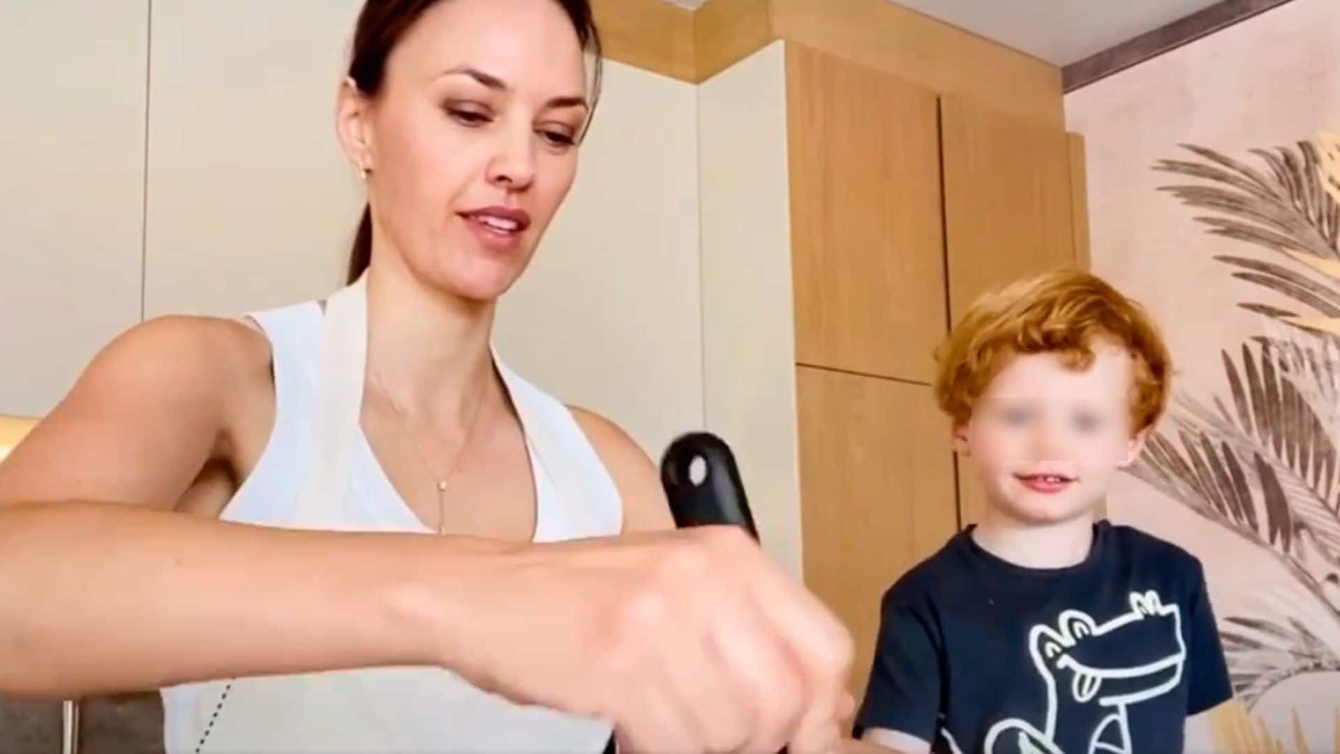 Helen Lindes y su hijo Alan tienen una receta 'healthy' para que la coliflor no se quede en el supermercado