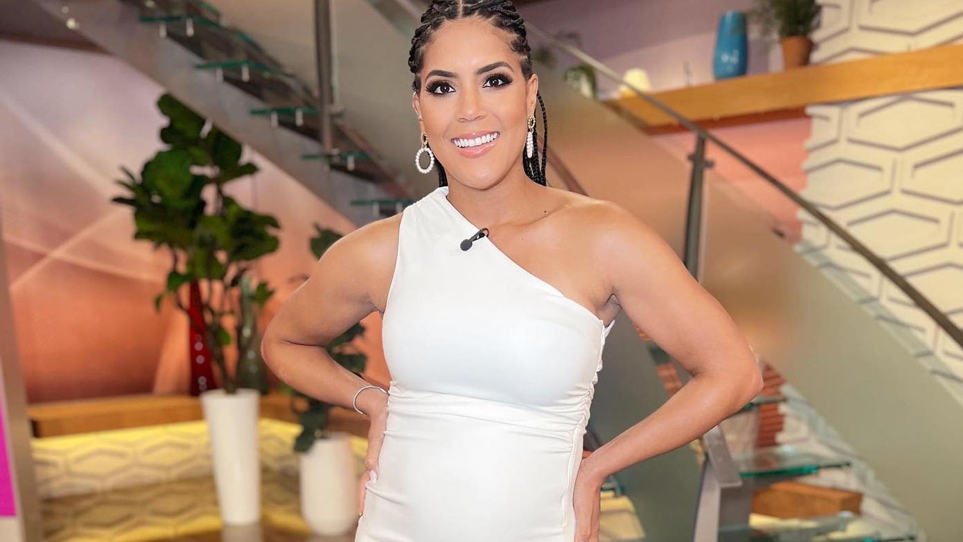 A la espera de revelar el sexo de su bebé, Francisca hace algunos trucos caseros para adivinarlo