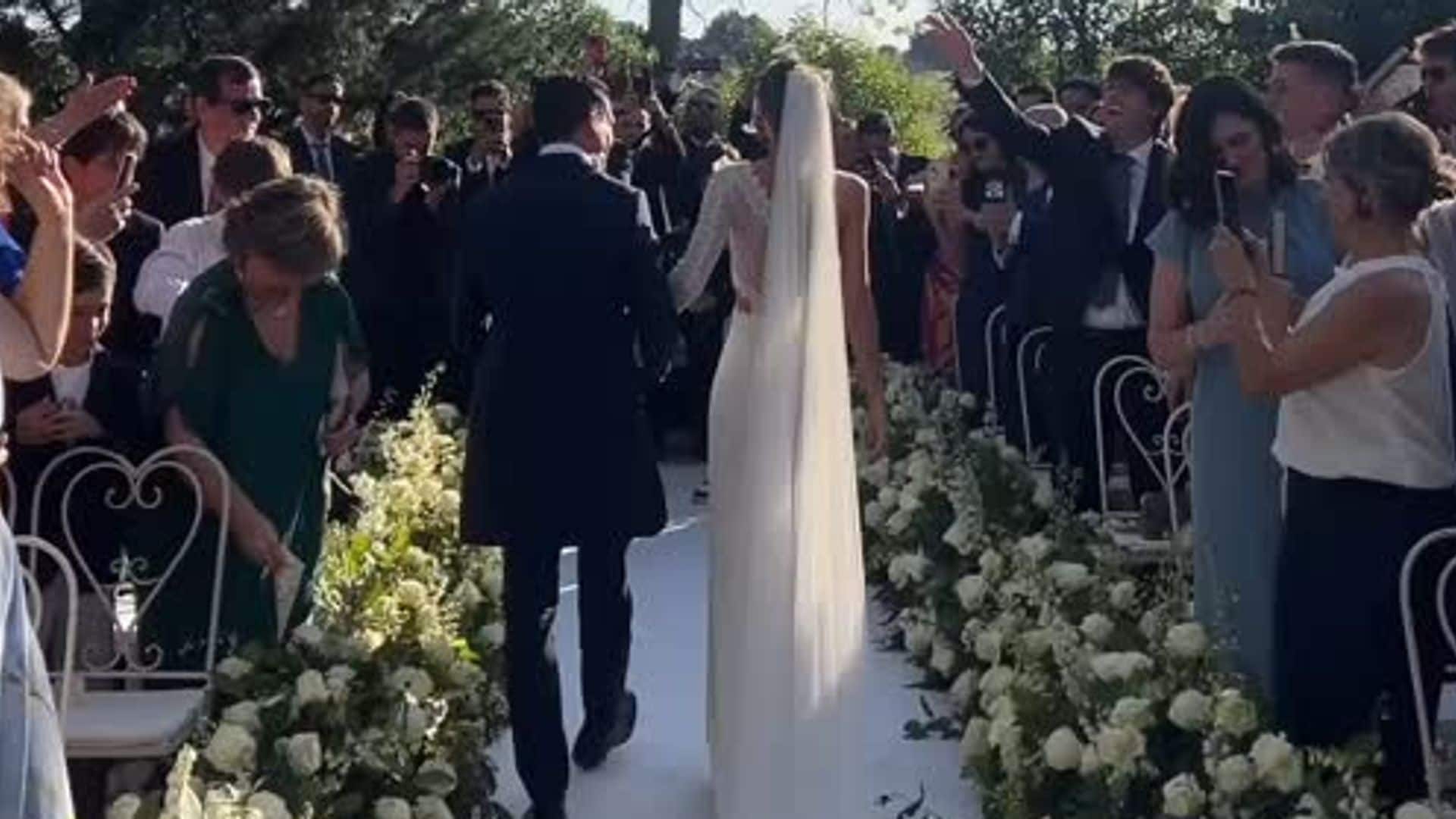 Así ha sido la boda de Jaime Lorente y Marta Goenaga: del divertido baile nupcial a los invitados
