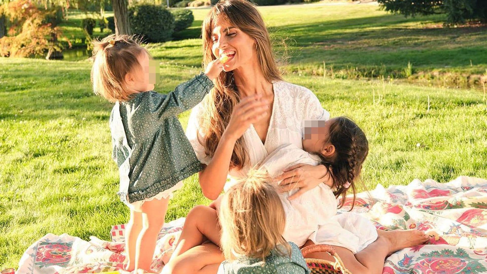 Pintar, hacer yoga... Ariadne Artiles inculca a sus hijas sus grandes pasiones