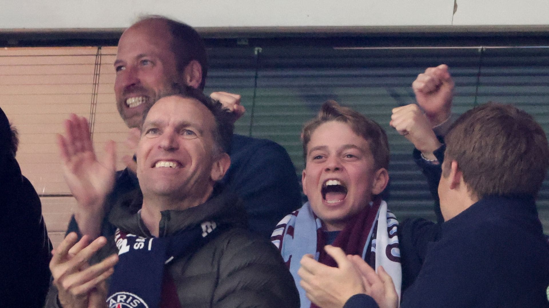 El príncipe William y su hijo George celebran juntos el triunfo de su equipo en casa