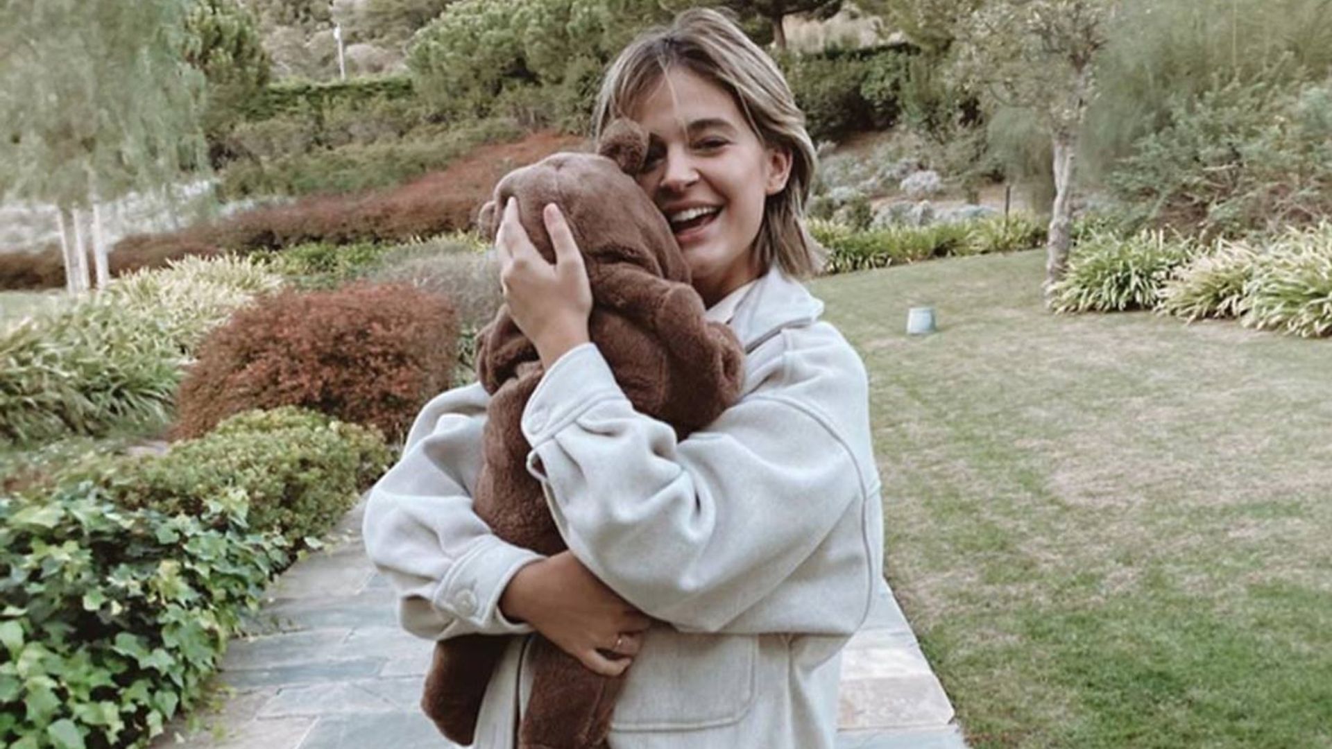 Laura Escanes muestra sus 12 momentos más emotivos del año con su hija Roma como protagonista