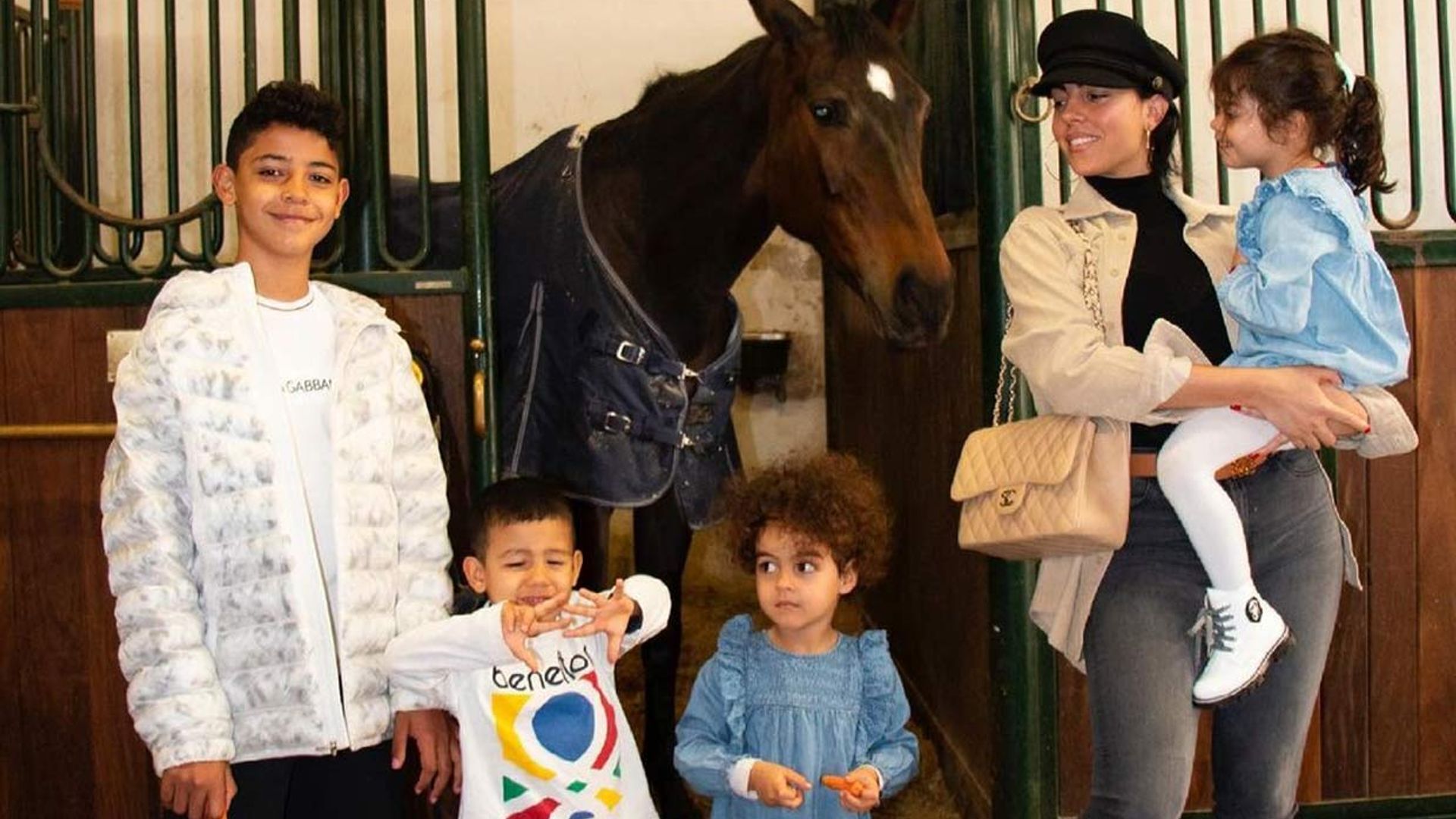 Georgina Rodríguez, emocionada por la sorpresa que le han dado sus niños: 'Mamá es mi nombre favorito'