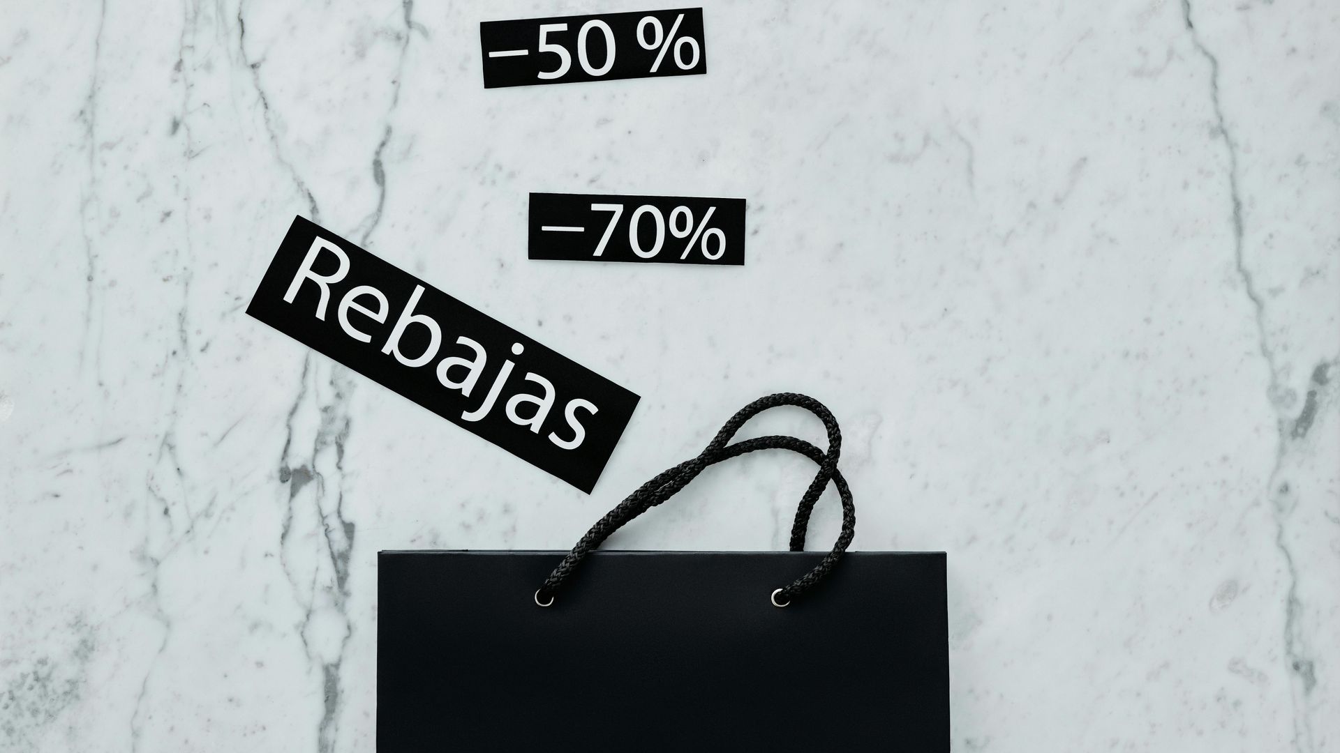 Cuándo empiezan las rebajas de verano 2025: de El Corte Inglés a Mango