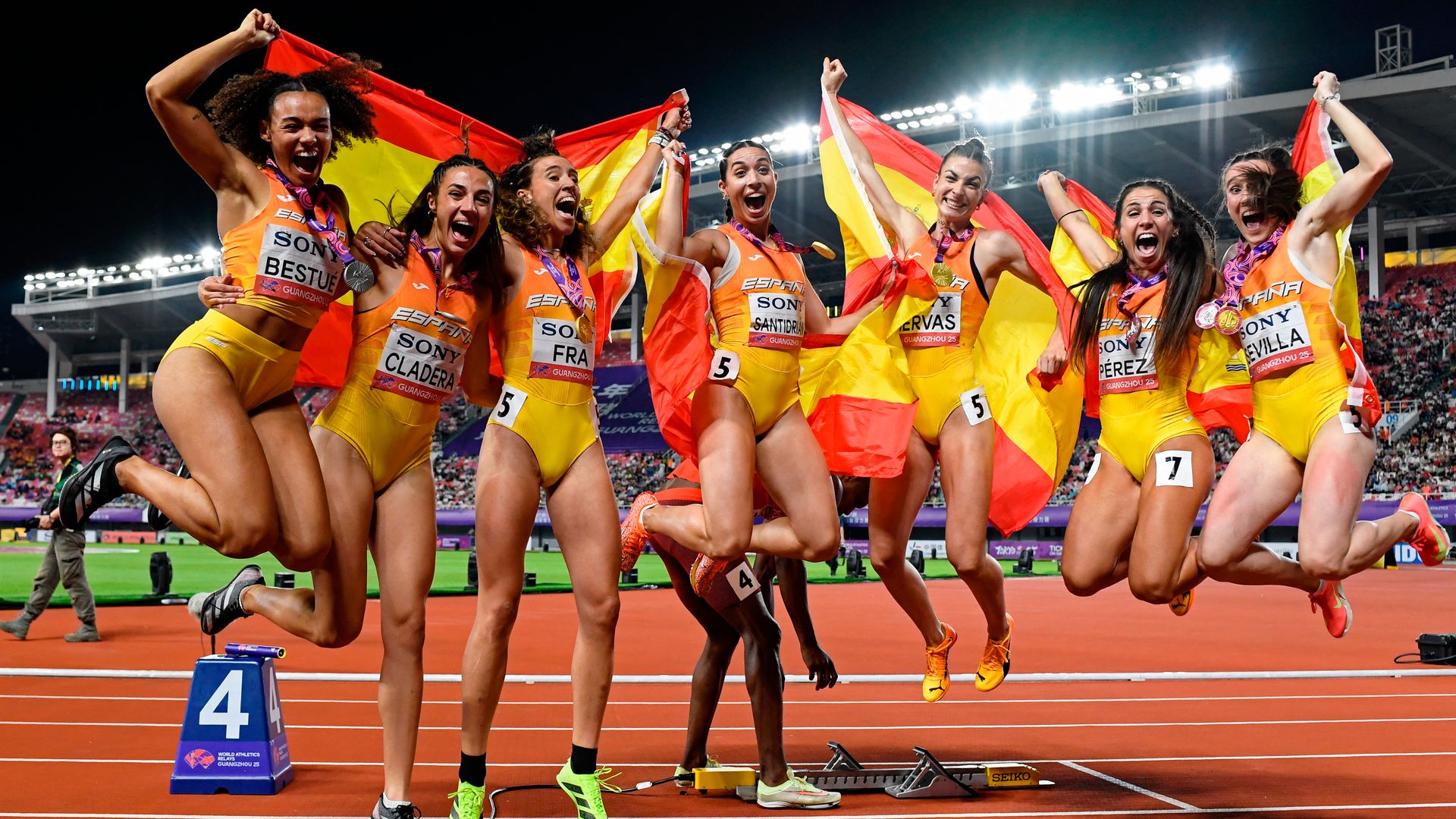 Quienes son las velocistas españolas que han hecho historia en los Mundiales de China de atletismo