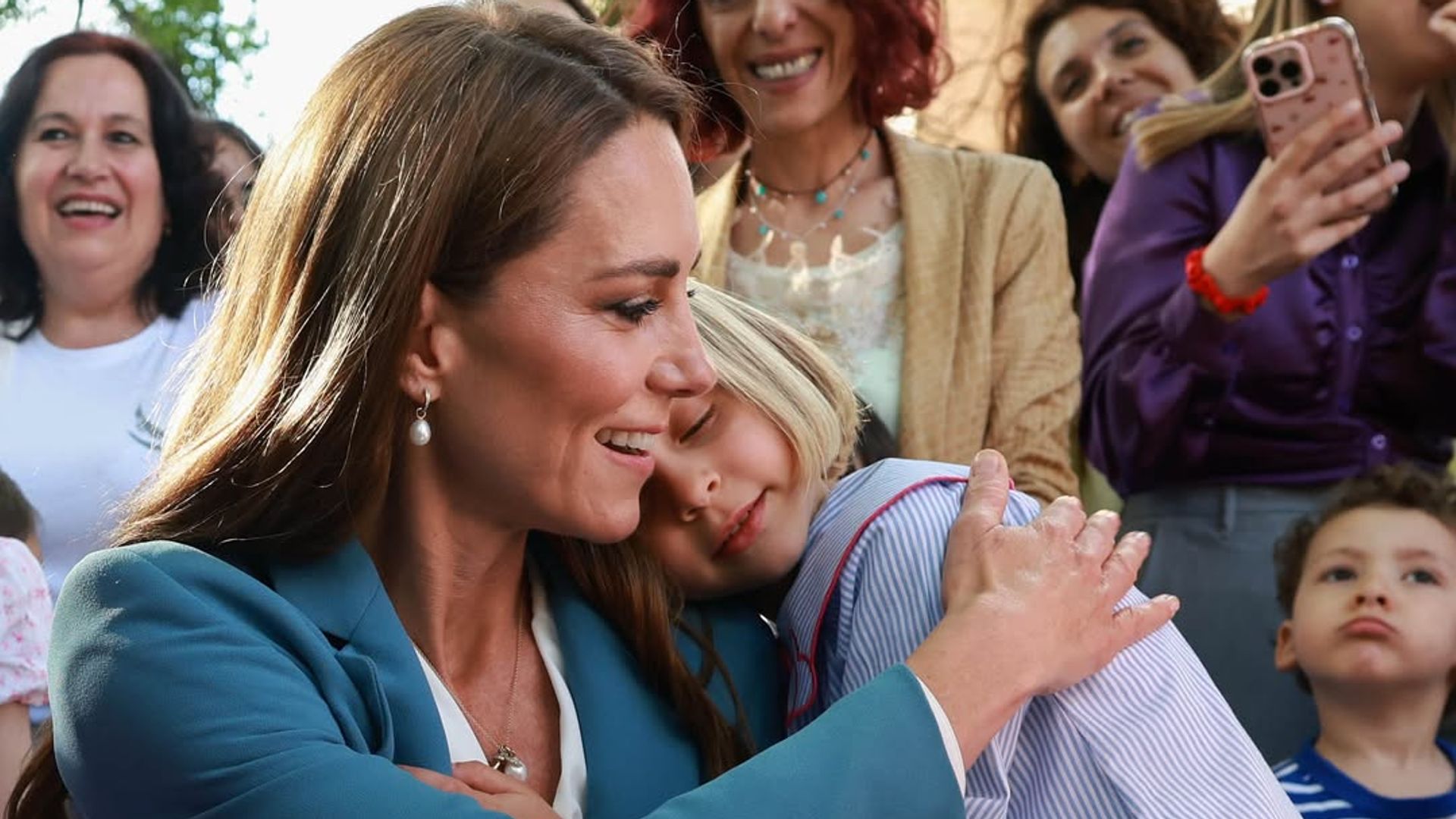 ⁠⁠De un perfecto italiano al recuerdo de su perro Lupo: así ha concluido el primer día de Kate Middleton en Italia