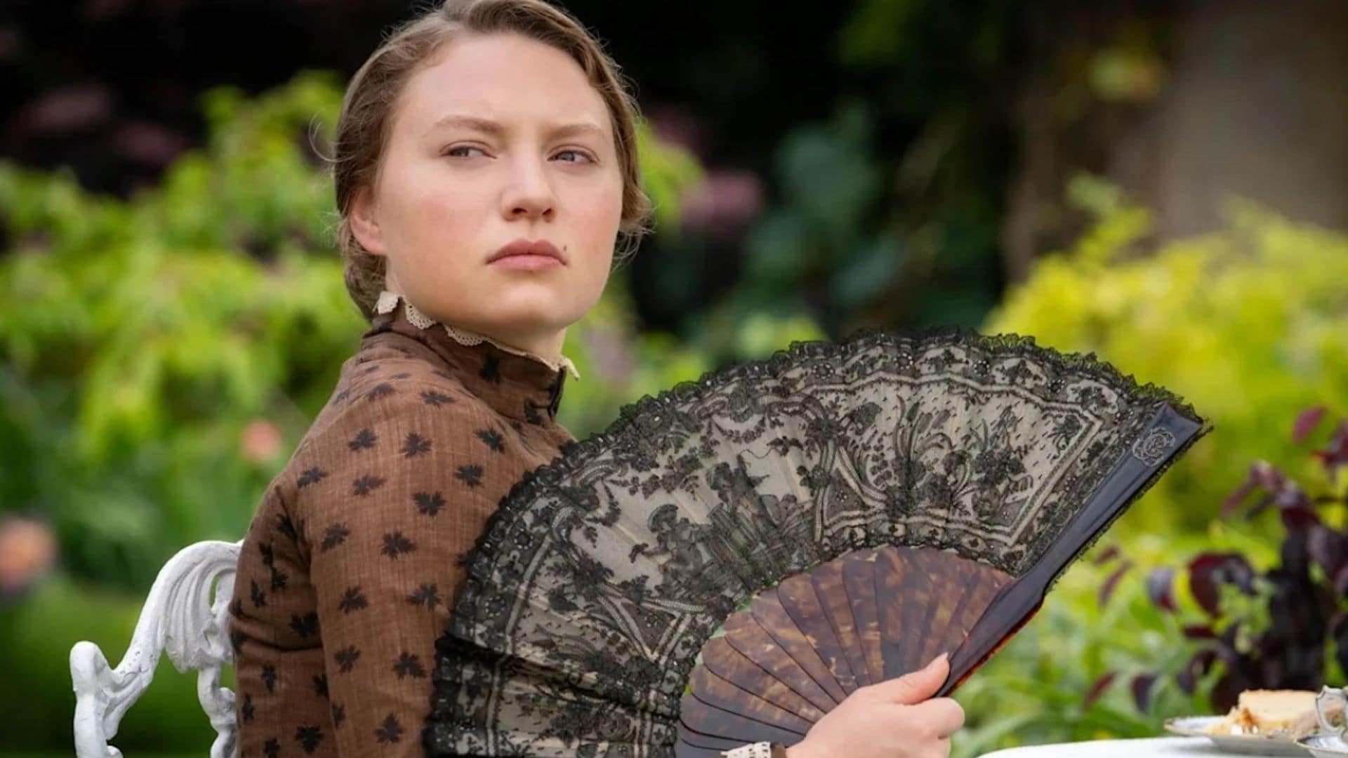 Mia Threapleton, hija de Kate Winslet, se embarca en una serie romántica al estilo de 'Los Bridgerton'