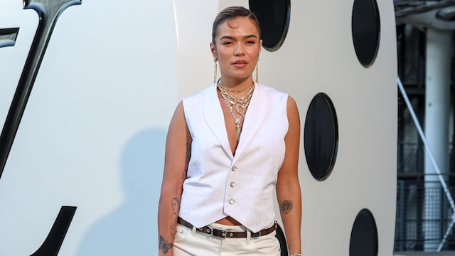 Karol G en el desfile de Louis Vuitton Menswear en Paris