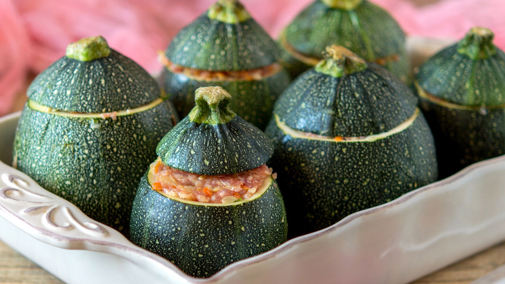 Calabacines al horno rellenos de atún: una receta fácil y resultona que siempre triunfa