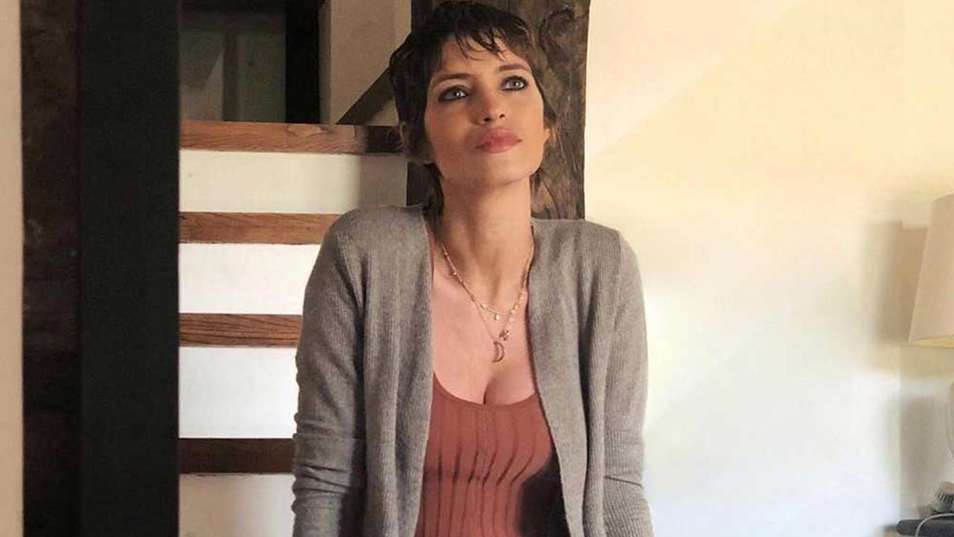 Las sandalias de plataforma de Sara Carbonero y otros diseños atemporales que siempre son un acierto