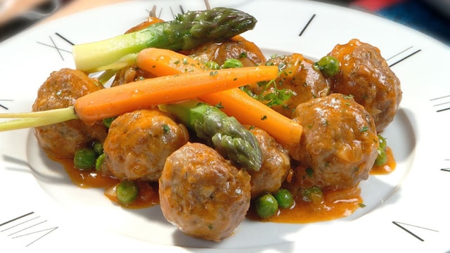 albondigas guisantes