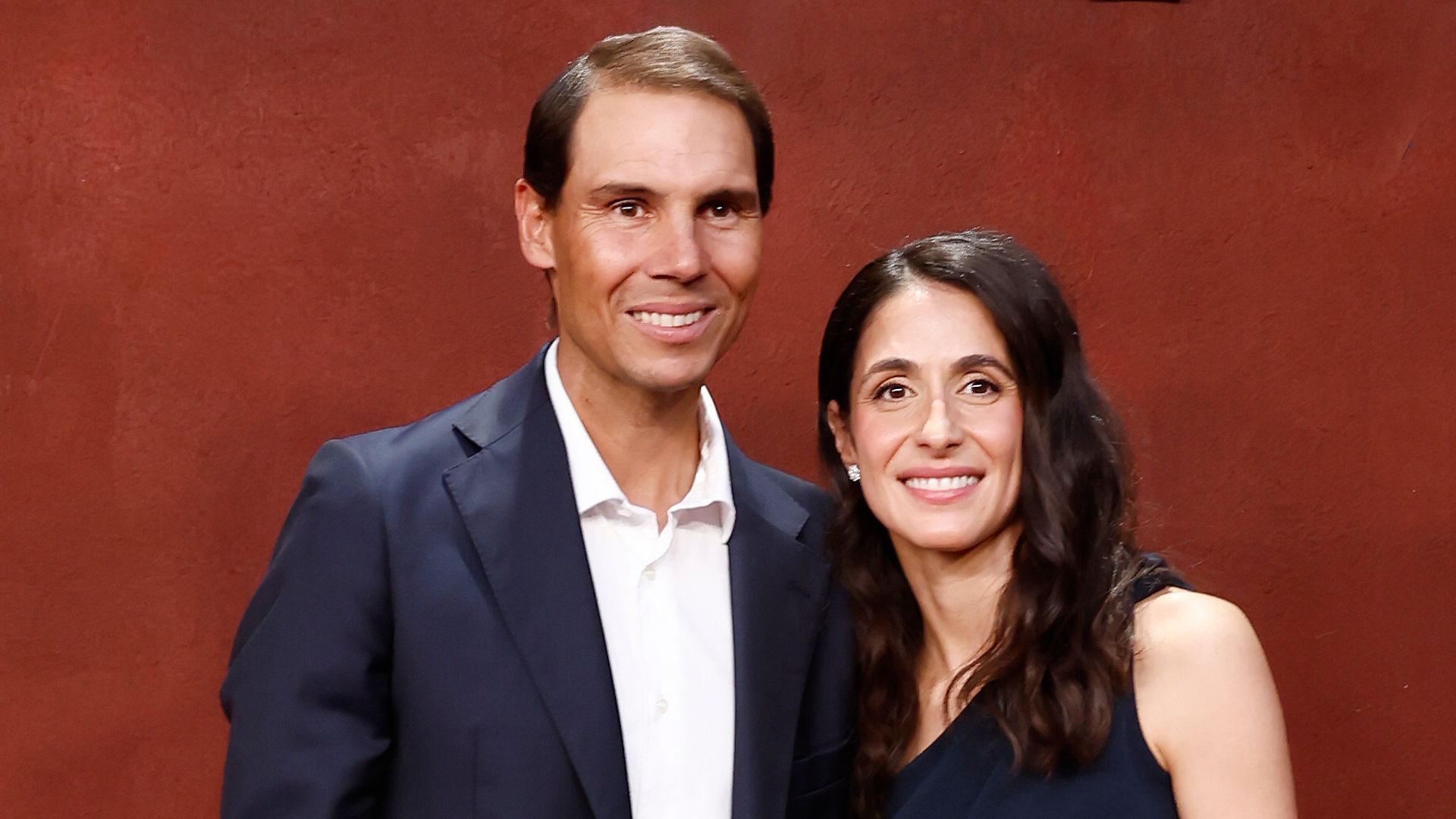 Rafa Nadal y Mery Perello posan de gala durante la presentación del documental del tenista