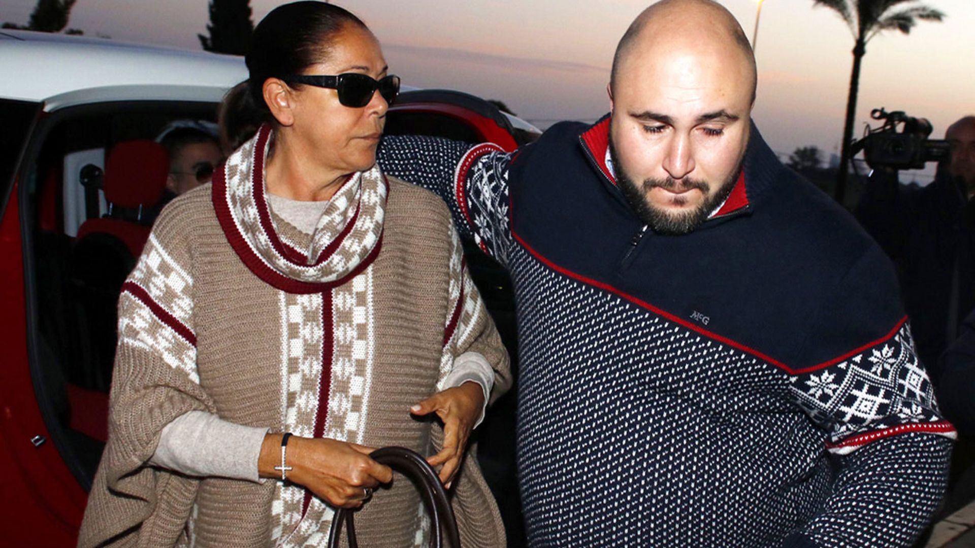 El último gesto de Isabel Pantoja con su hijo para acercar posturas en el día del recuerdo a Paquirri