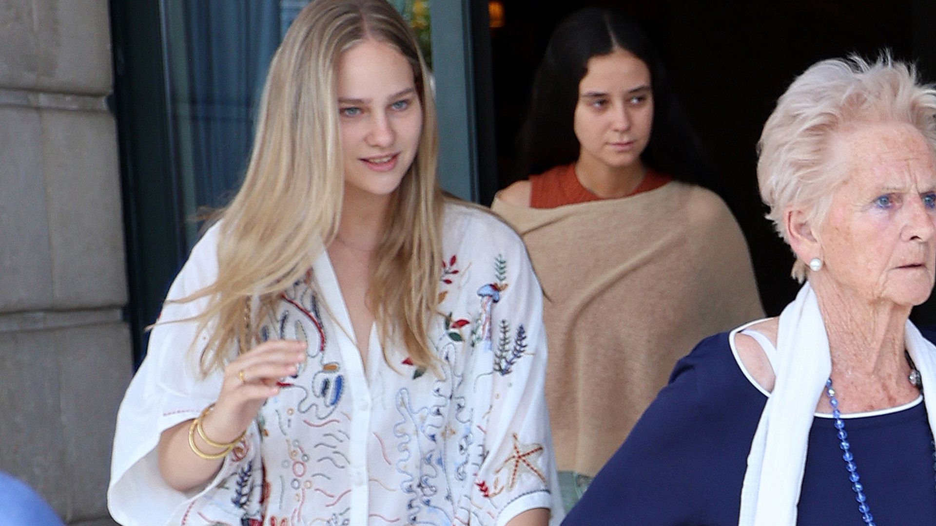 Irene Urdangarin, tras los pasos de Marta Ortega con su 'total look' de Zara y un bolso de lujo