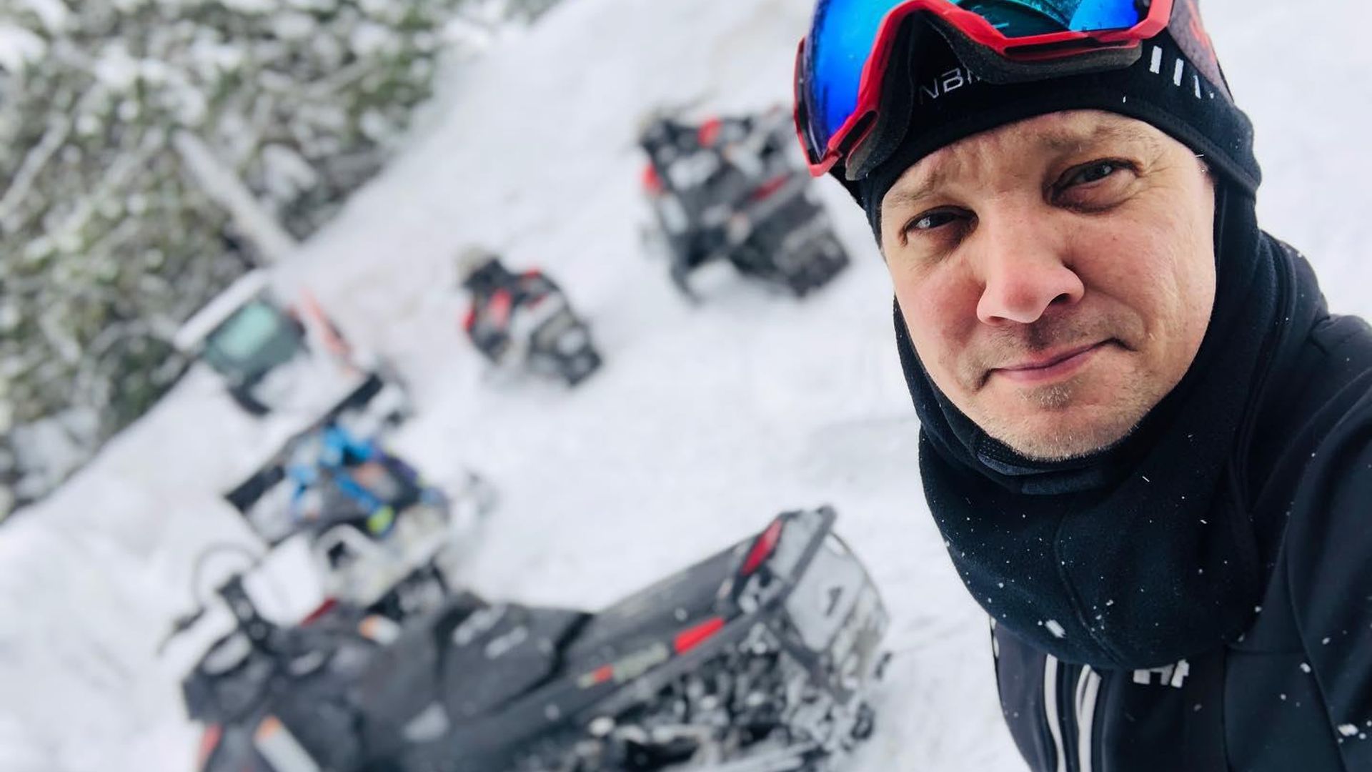 Jeremy Renner reaparece tras el aparatoso accidente que lo llevó al hospital