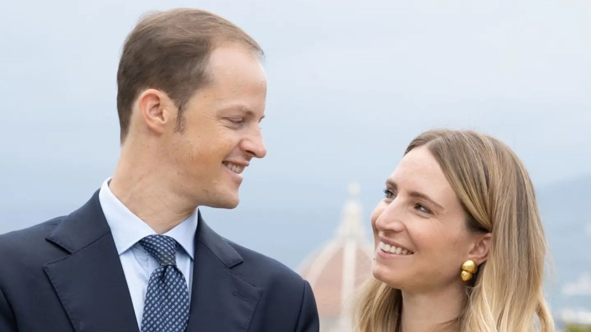 El príncipe Rafael de Orleans, primo de Felipe VI, anuncia su compromiso: su boda desafía las normas de la familia imperial y cambia la sucesión