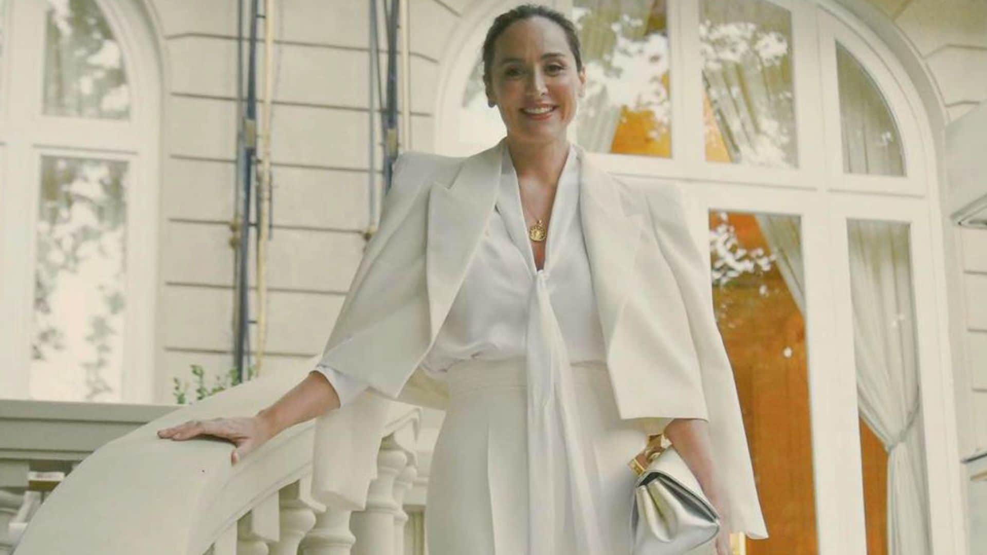 Tamara Falcó sorprende en su preboda con un original traje de inspiración nupcial