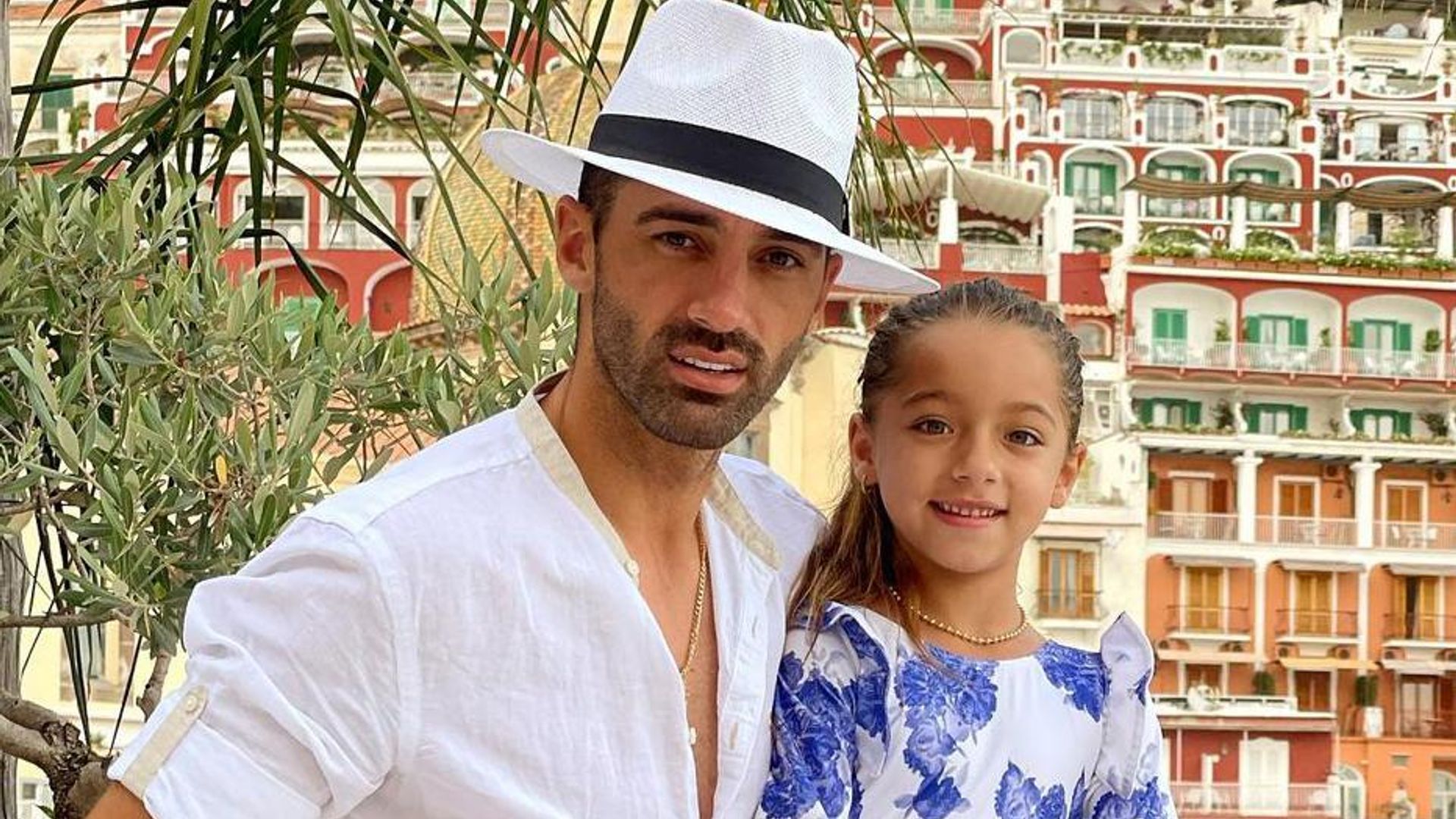 Alaïa no contuvo las lágrimas al ver a su papá, Toni Costa llorar por su mensaje