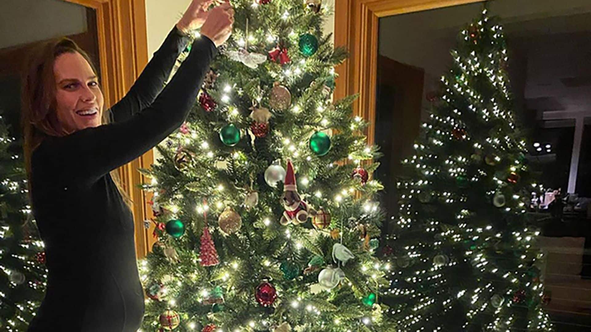 Hilary Swank presume de su embarazo gemelar a los 48 años
