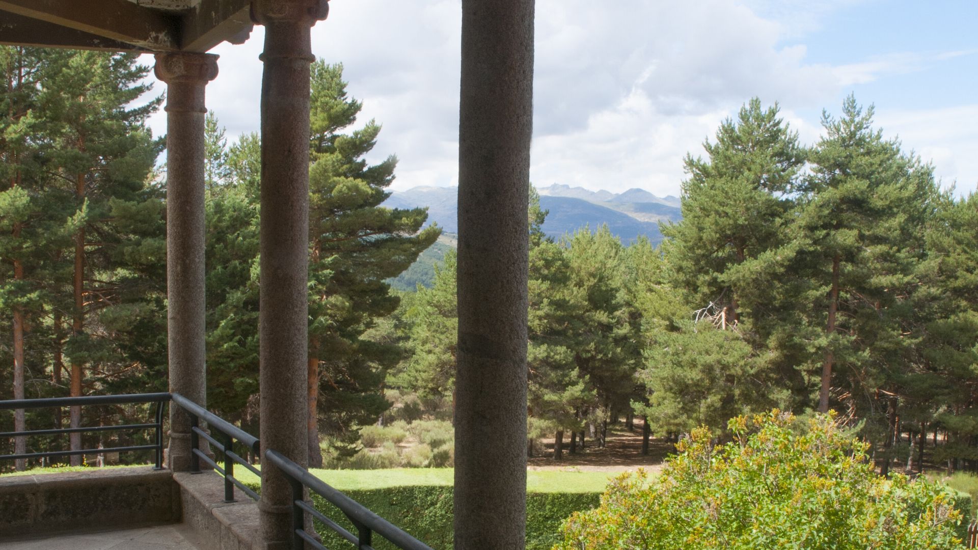 Así es vivir por encima de las nubes: los 7 pueblos más elevados de España para escapadas de altura