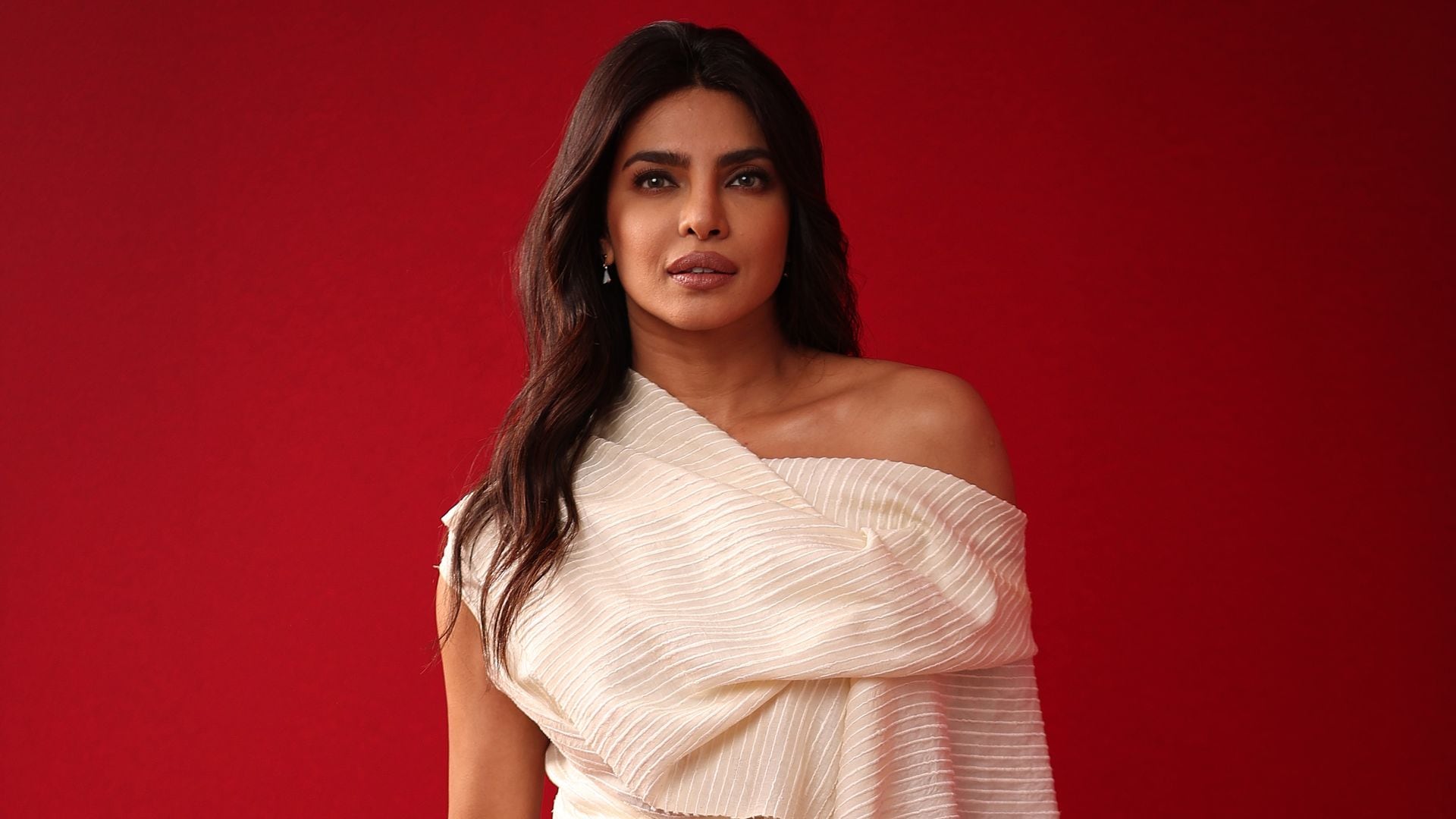 Priyanka Chopra es nuestra inspiración de ‘look’ urbano para este fin de semana