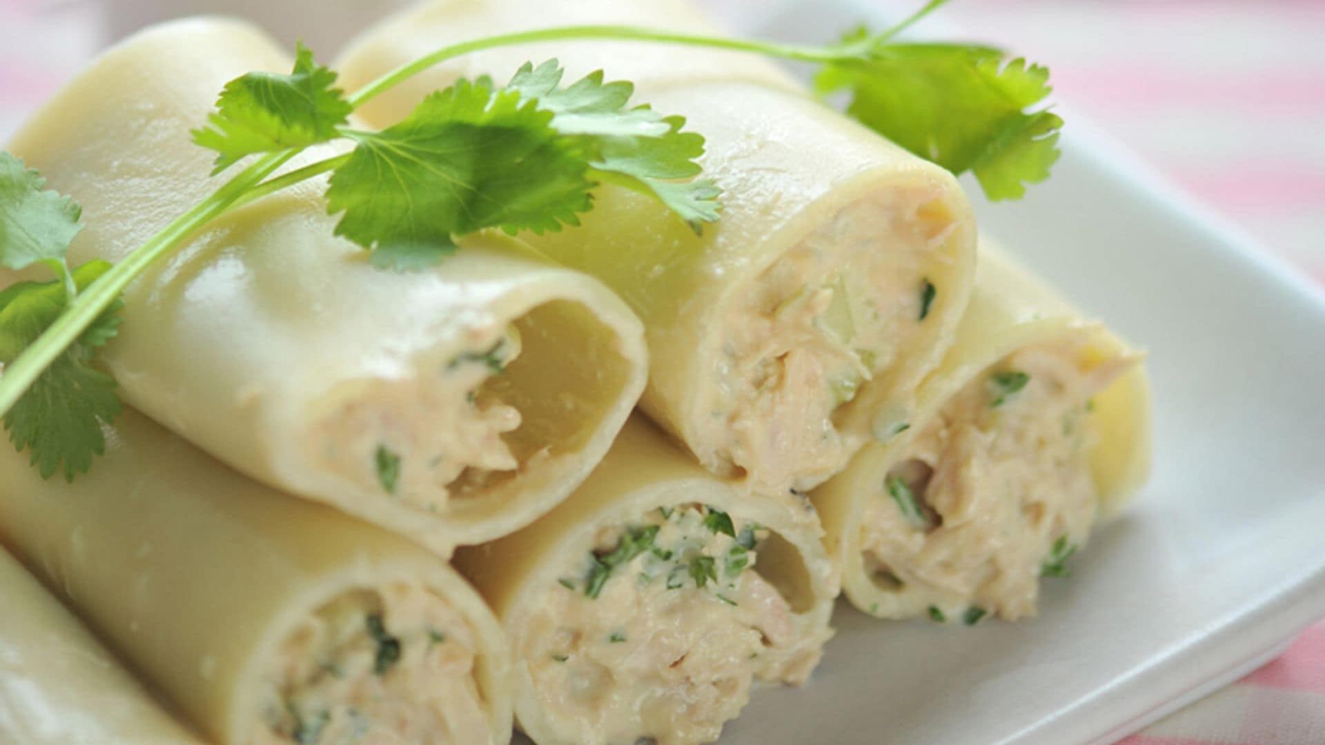 Canelones de atún y queso de cabra