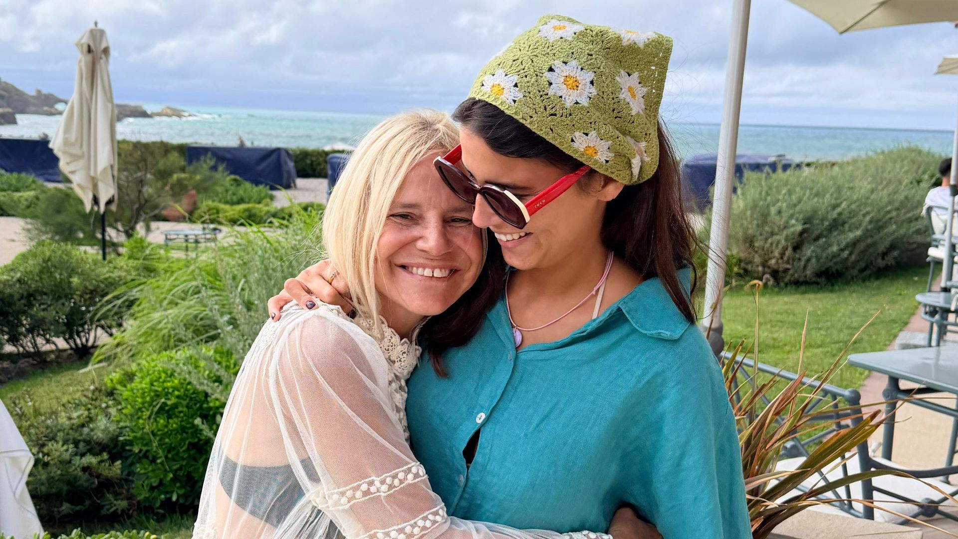 Eugenia Martínez de Irujo y Tana Rivera en Biarritz, Francia, este verano